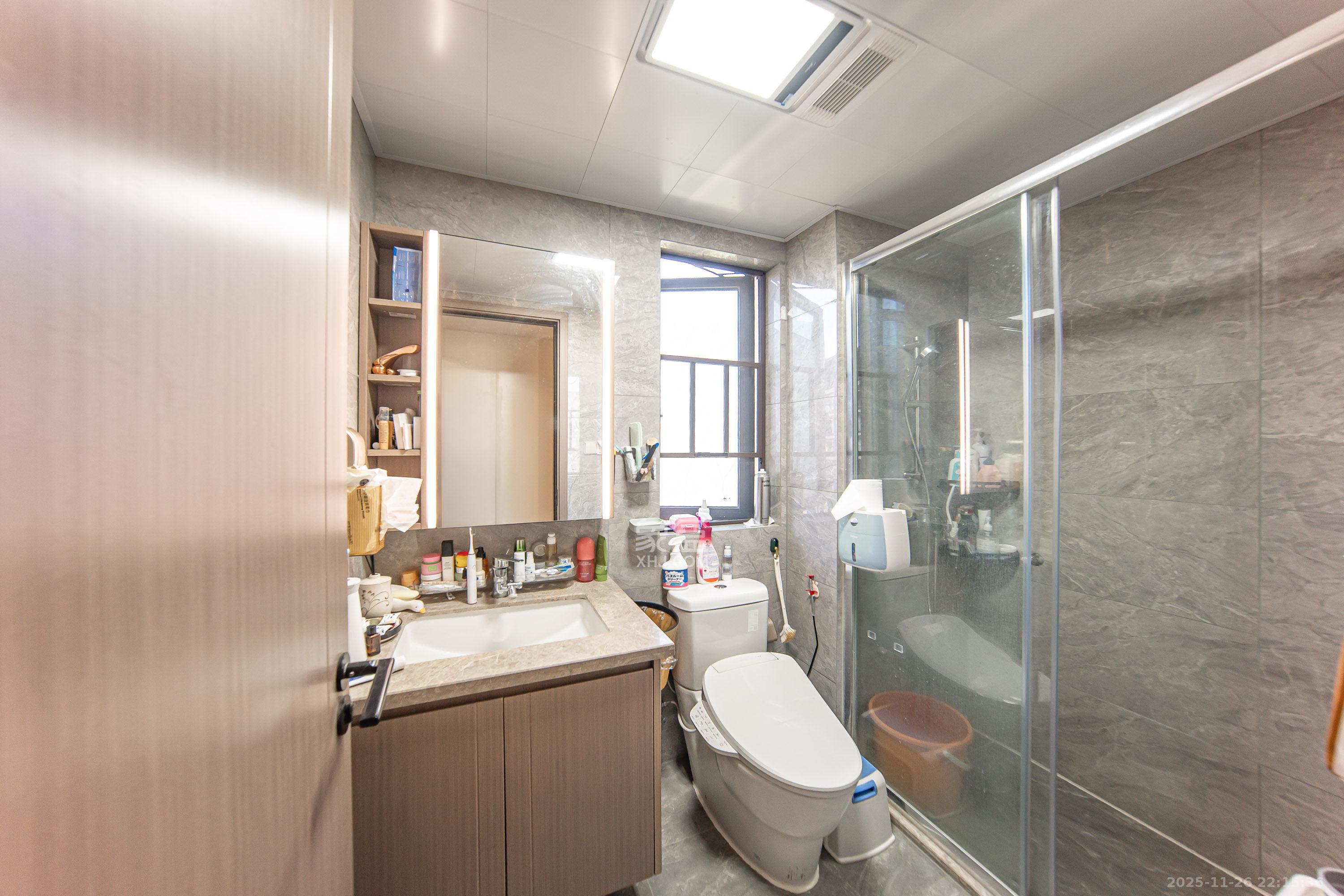 建发电建江山悦 4室2厅2卫 165.0万 建发电建江山悦 4室2厅2卫 165.0万卫生间