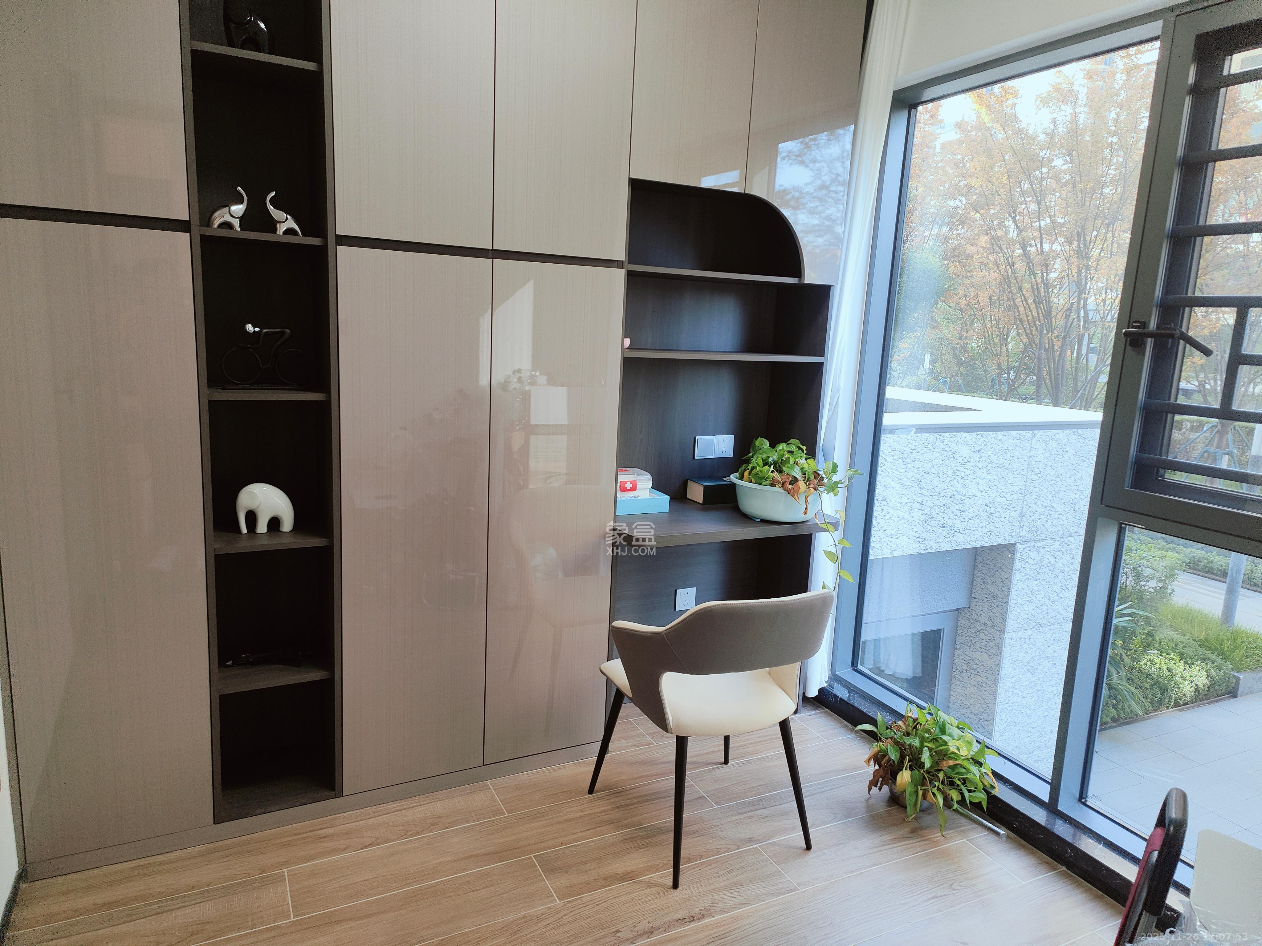 中海寰宇天下 4室2厅2卫 4000.0元/月 中海寰宇天下 4室2厅2卫 4000.0元/月室内图