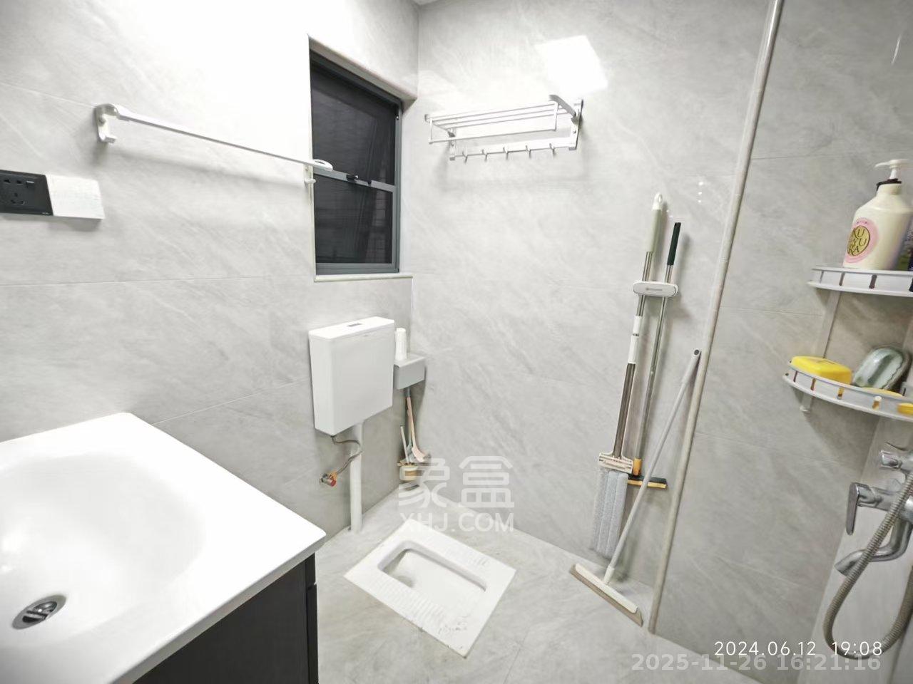 天鸿天府（天鸿中央大院）  3室2厅1卫    3400.0元/月室内图