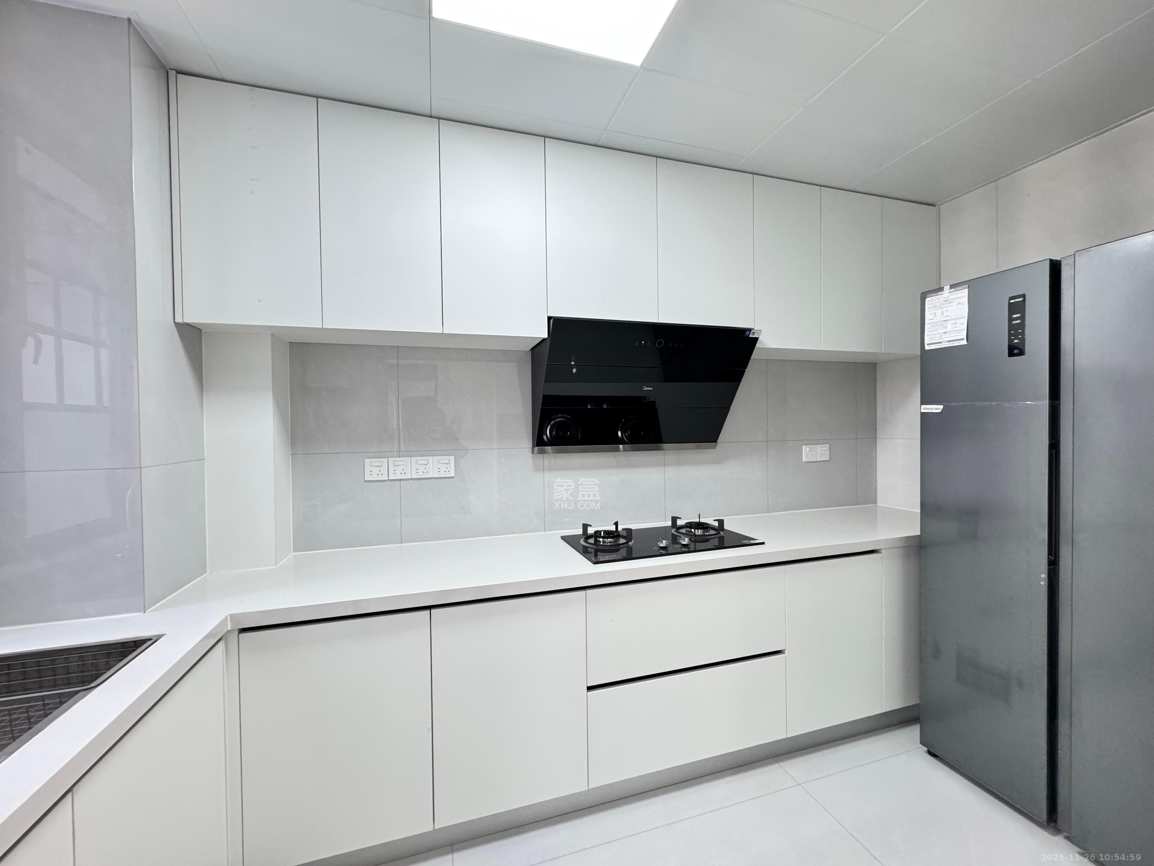 润和星河玥  3室2厅2卫    2900.0元/月室内图