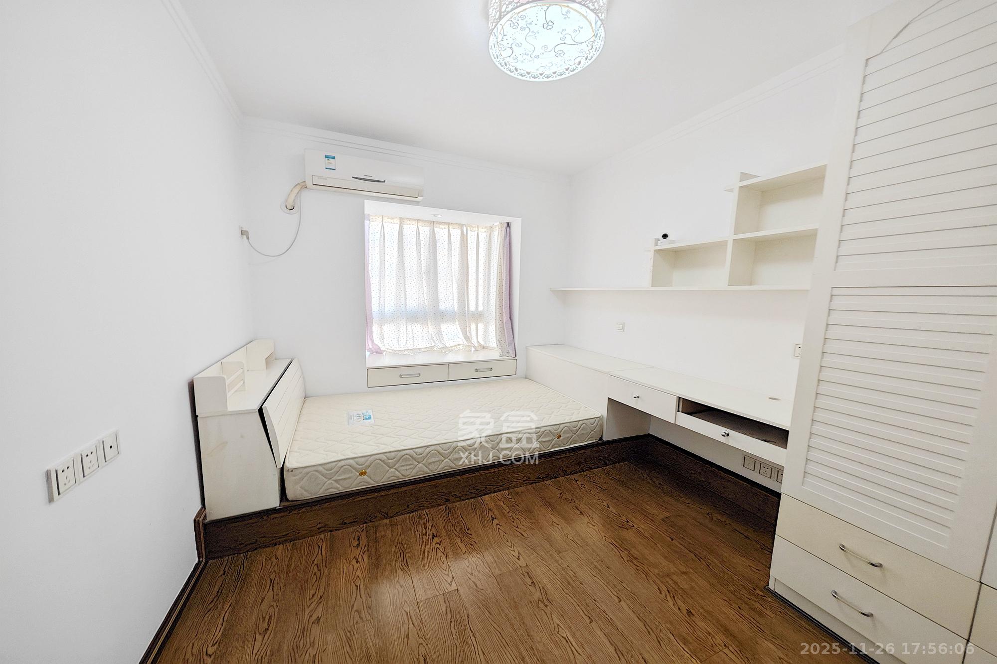 丽星景园 3室2厅2卫 98.0万 丽星景园 3室2厅2卫 98.0万卧室