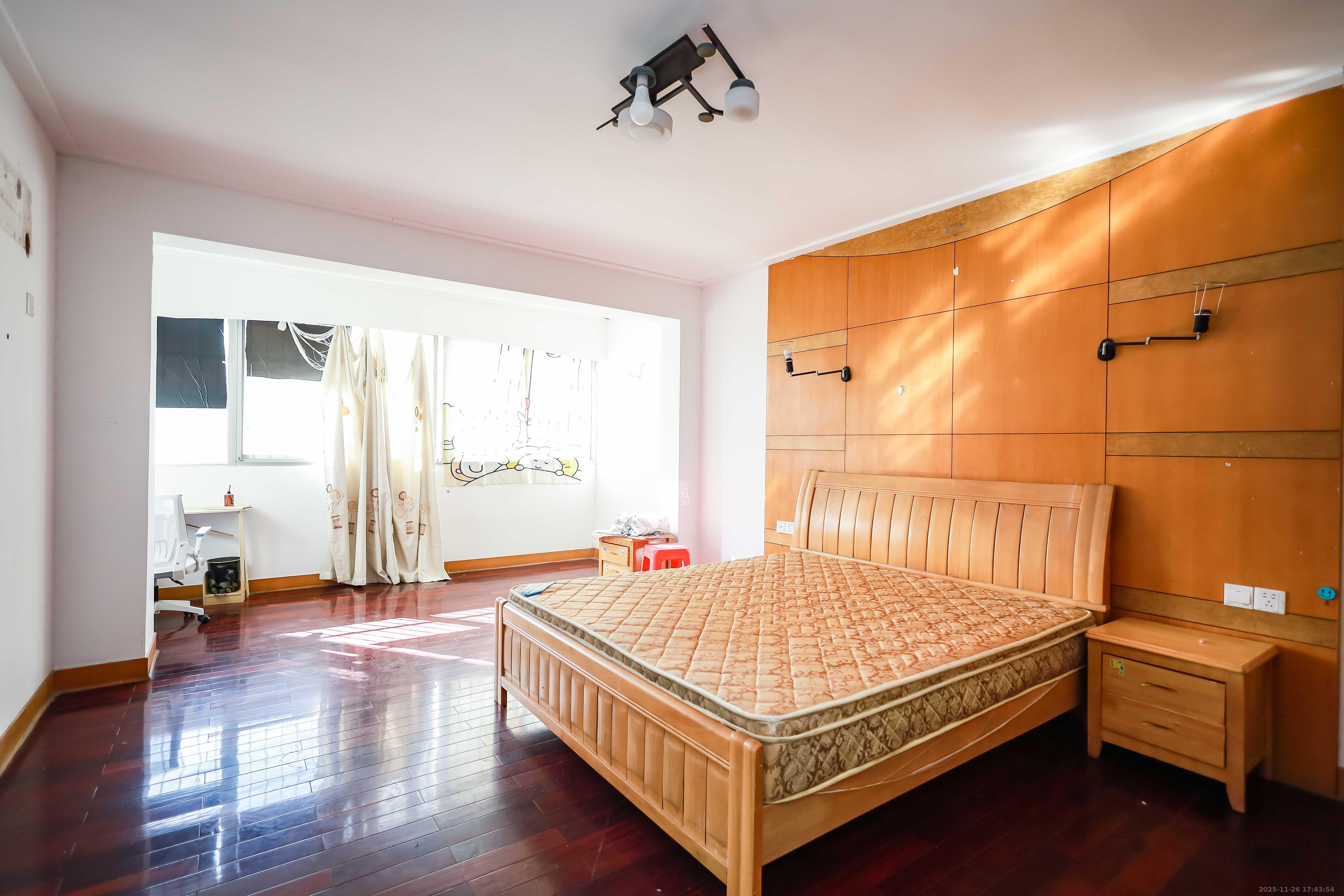 咸嘉新村嘉兴苑 5室3厅3卫 165.0万 咸嘉新村嘉兴苑 5室3厅3卫 165.0万卧室