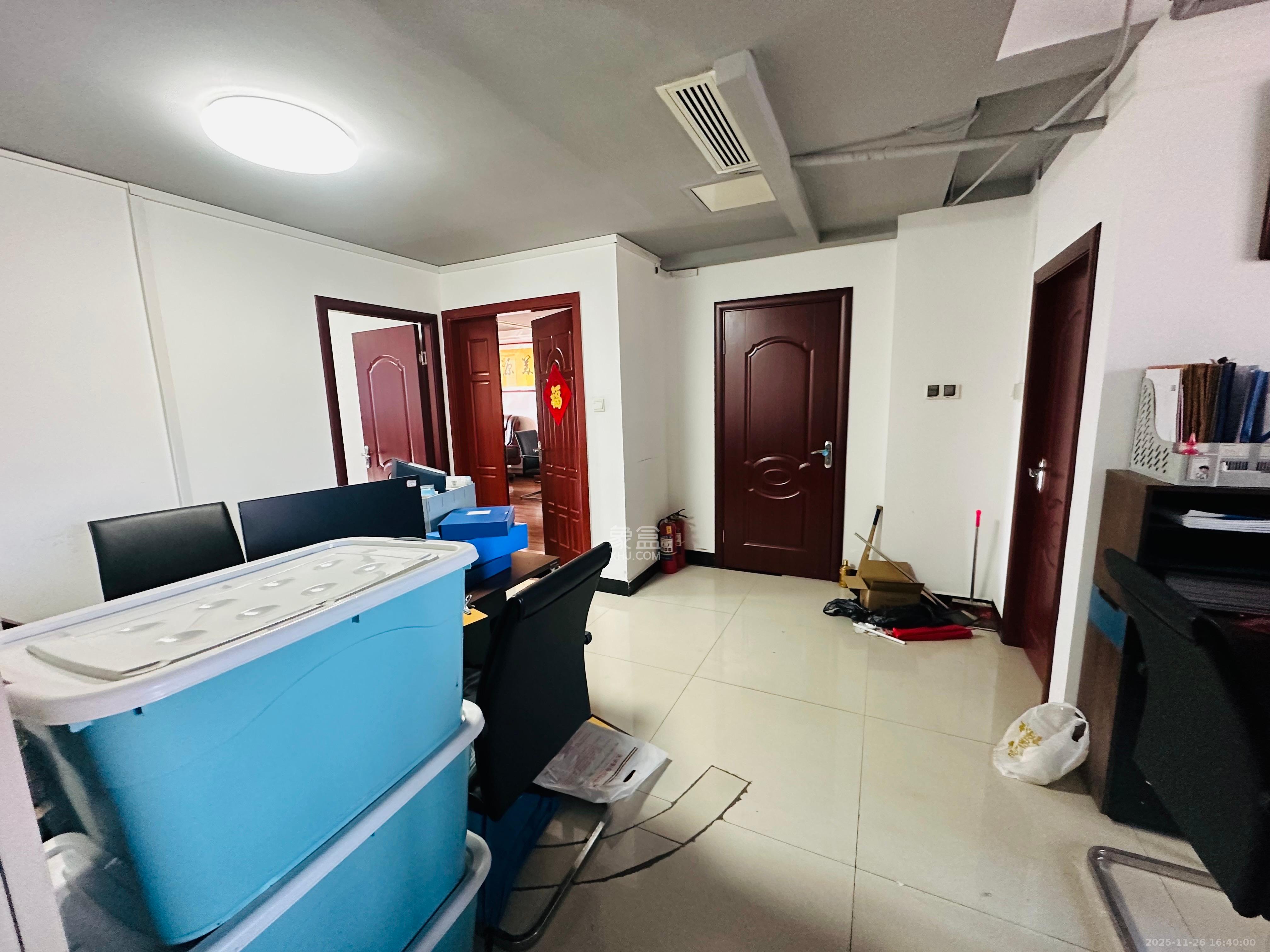 华晨国际公馆  3室2厅1卫    3000.0元/月室内图