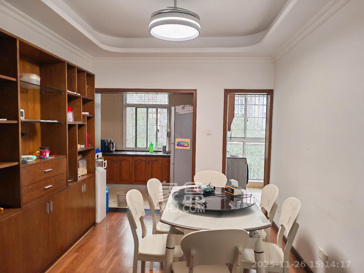 德泽苑 4室2厅2卫 2600.0元/月 德泽苑 4室2厅2卫 2600.0元/月室内图