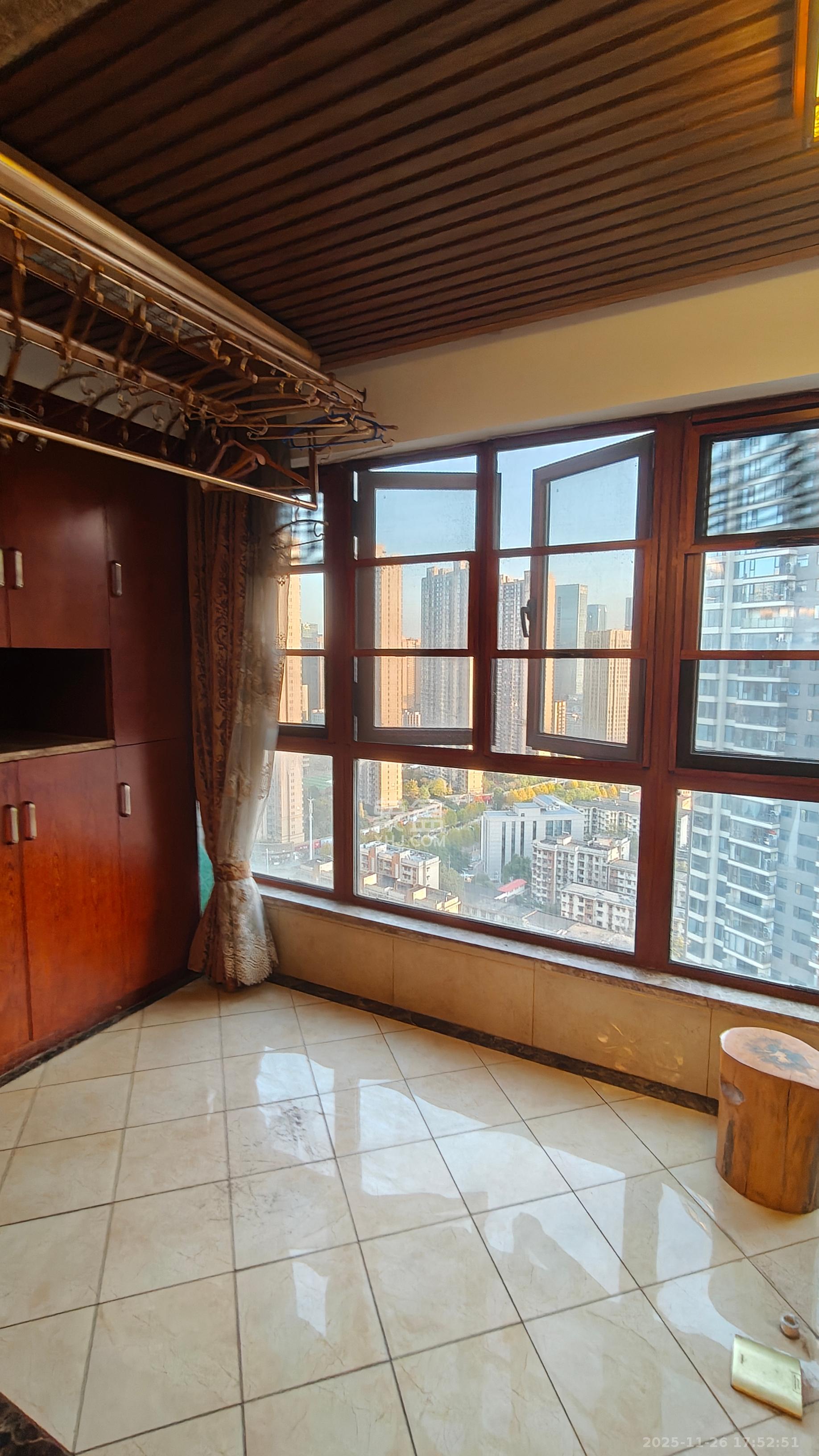 北辰三角洲D3区  3室2厅2卫    5500.0元/月室内图