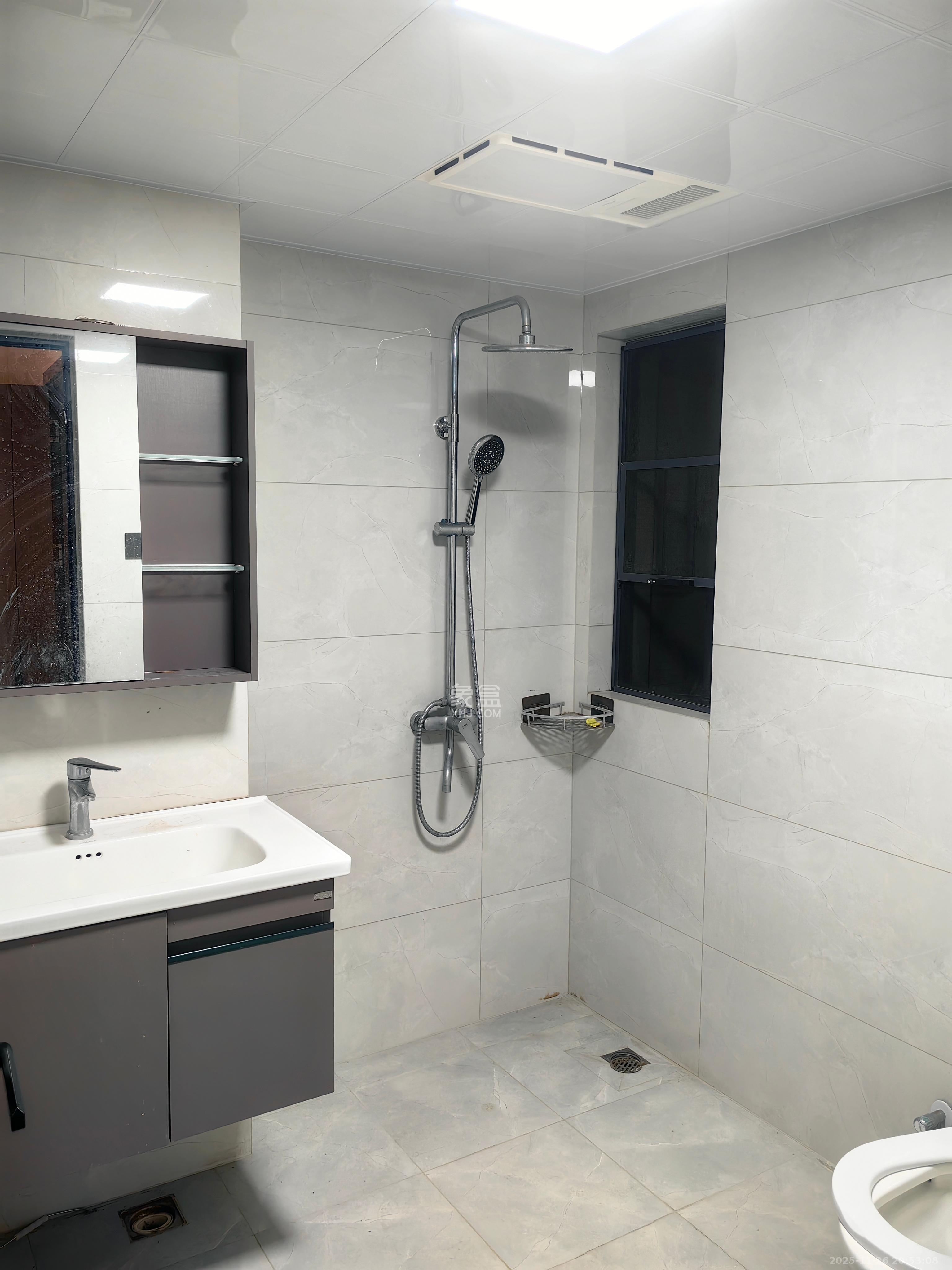 长房云时代  3室2厅2卫    2800.0元/月室内图