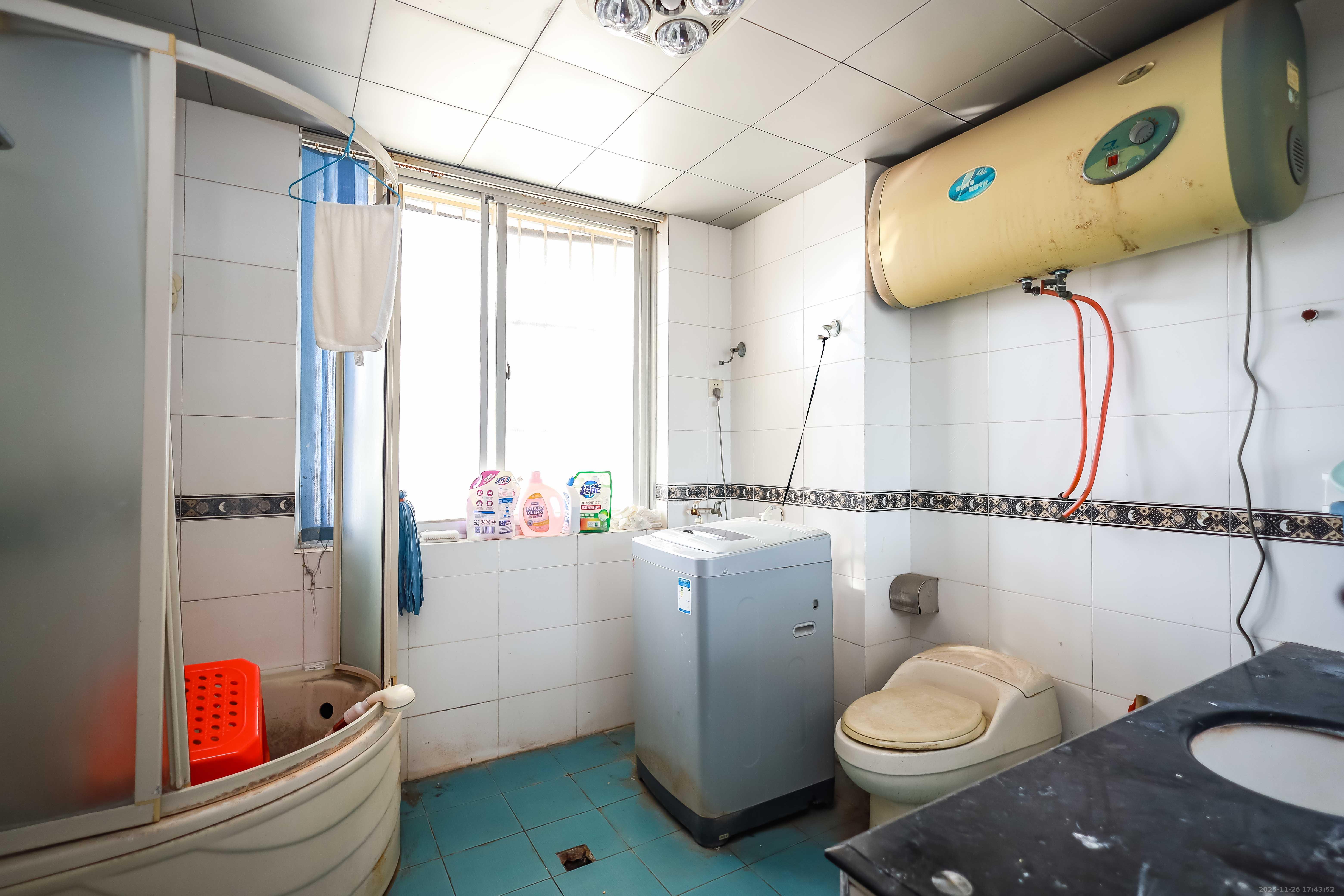 咸嘉新村嘉兴苑 5室3厅3卫 165.0万 咸嘉新村嘉兴苑 5室3厅3卫 165.0万卫生间