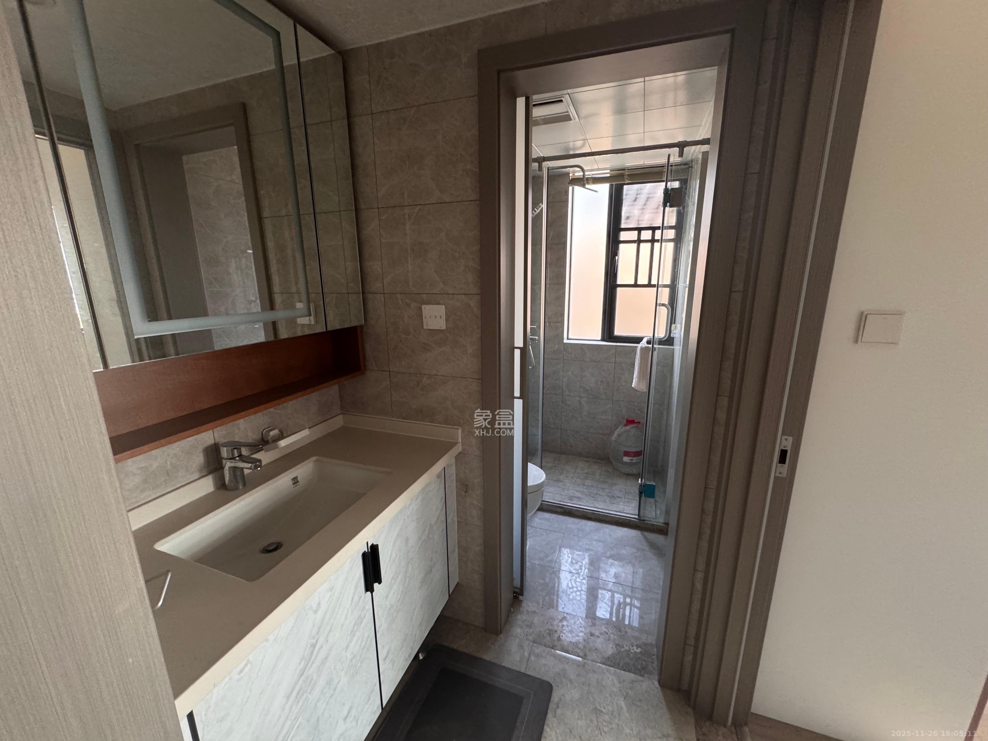 旭辉都会山 3室2厅2卫 3800.0元/月 旭辉都会山 3室2厅2卫 3800.0元/月室内图