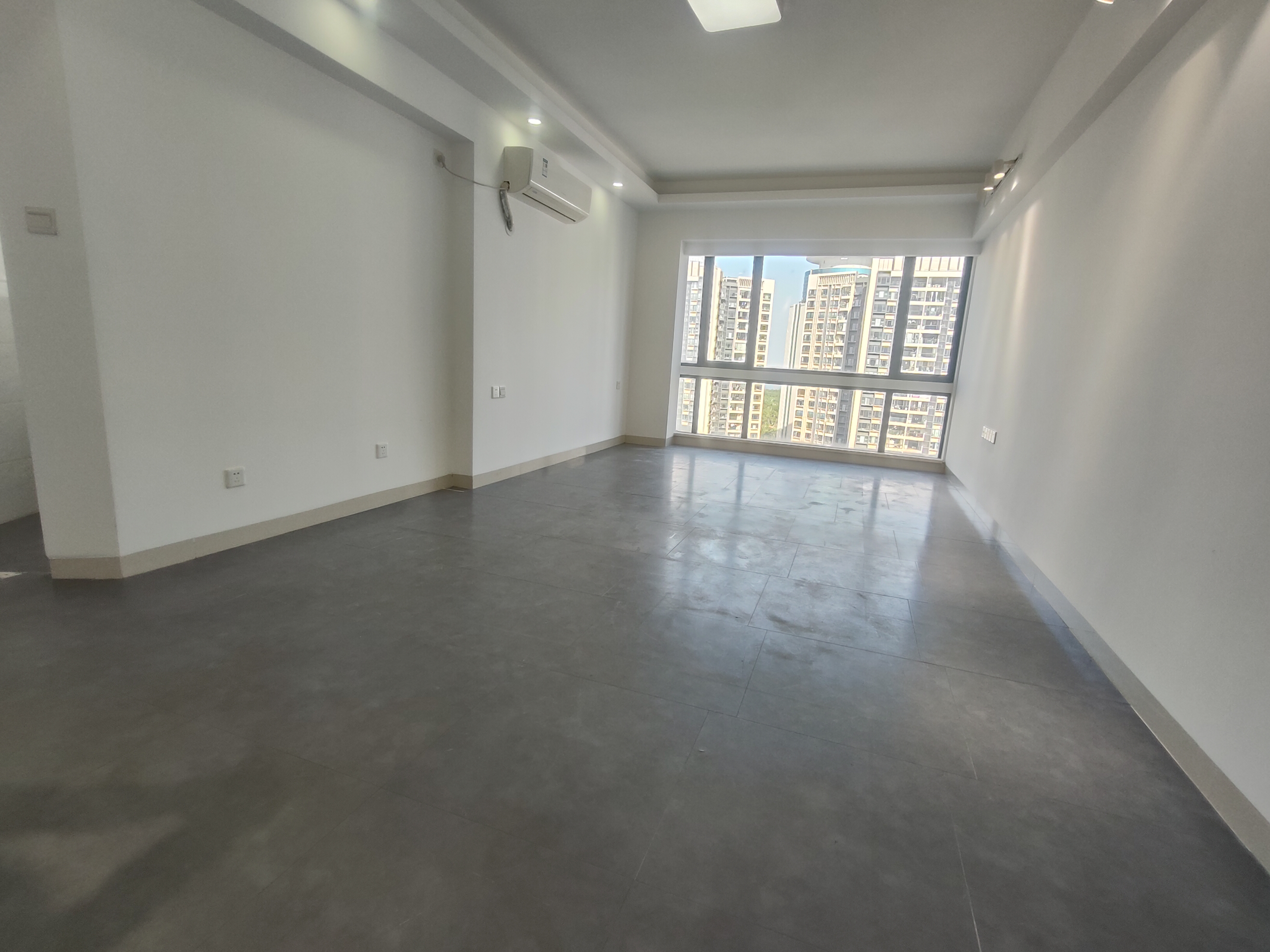 金城SOHO（海岸金城金城国际）  1室1厅1卫    2300.0元/月