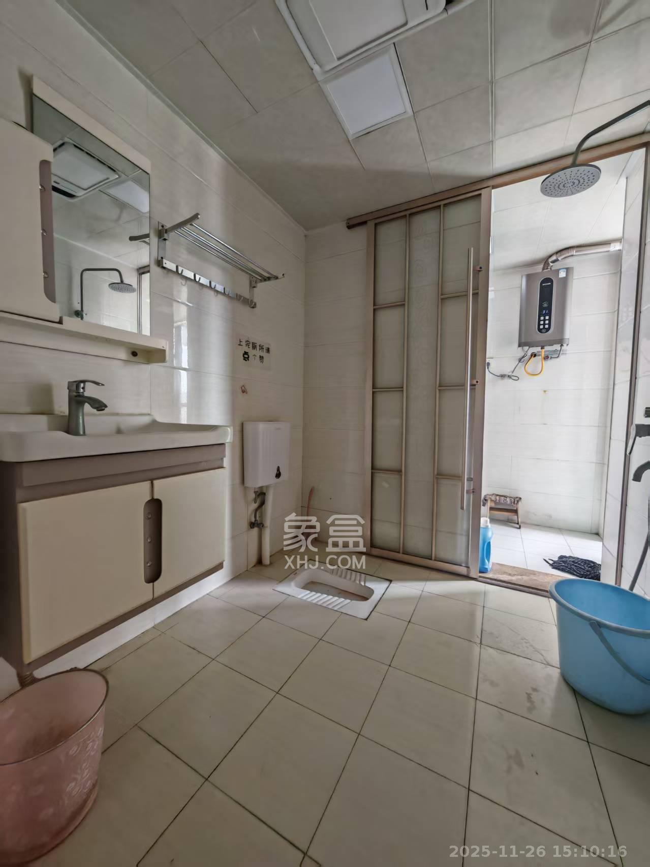 长房时代城  3室2厅2卫    2700.0元/月室内图