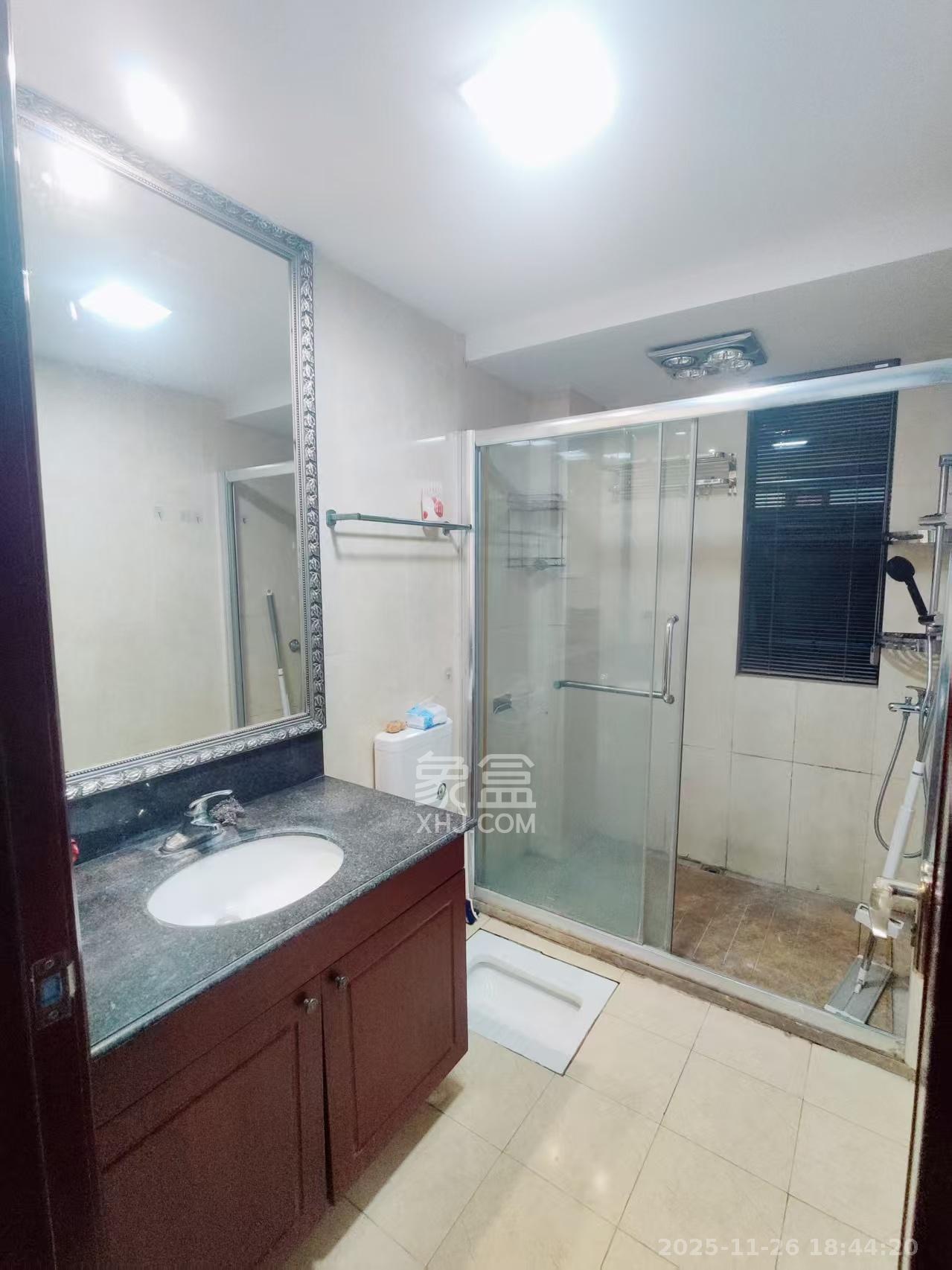 富基世纪公园  3室2厅2卫    1800.0元/月室内图