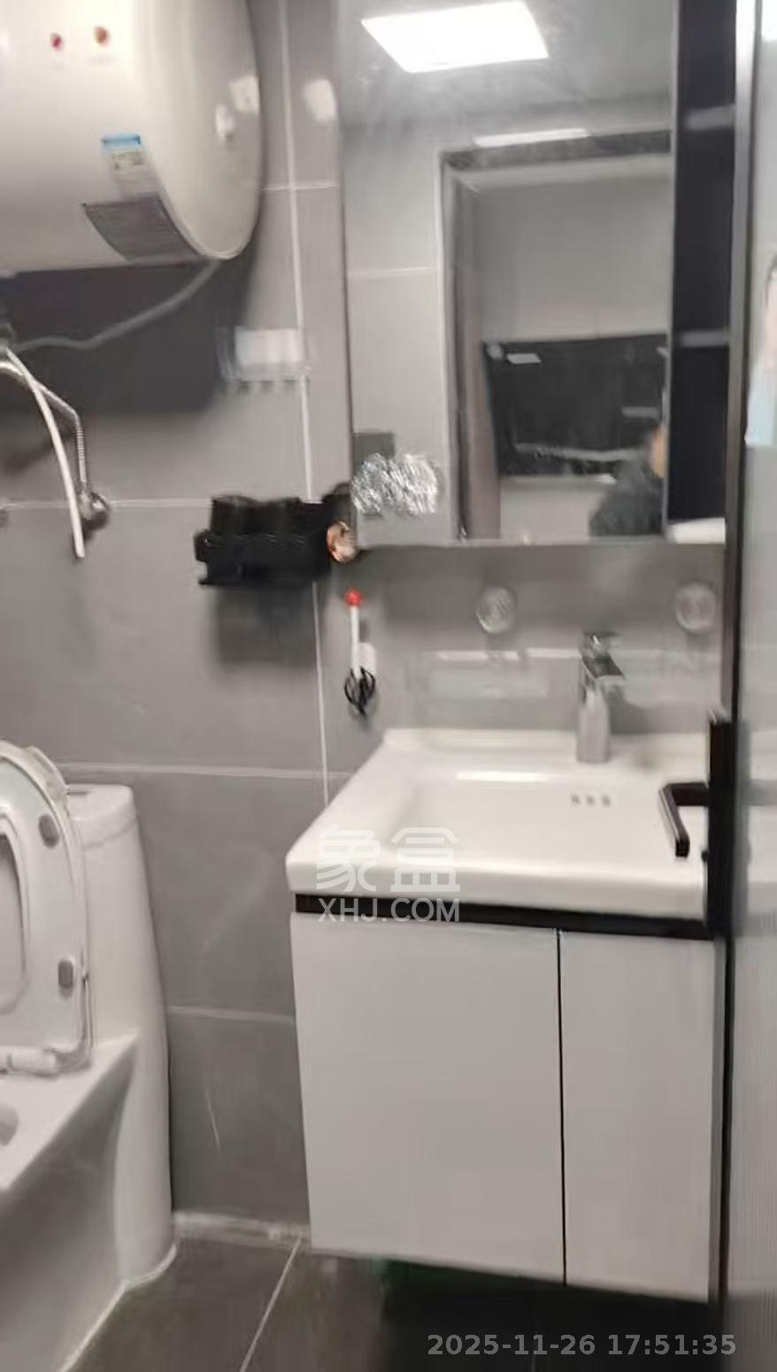 绿地V岛 2室1厅1卫 2300.0元/月 绿地V岛 2室1厅1卫 2300.0元/月室内图