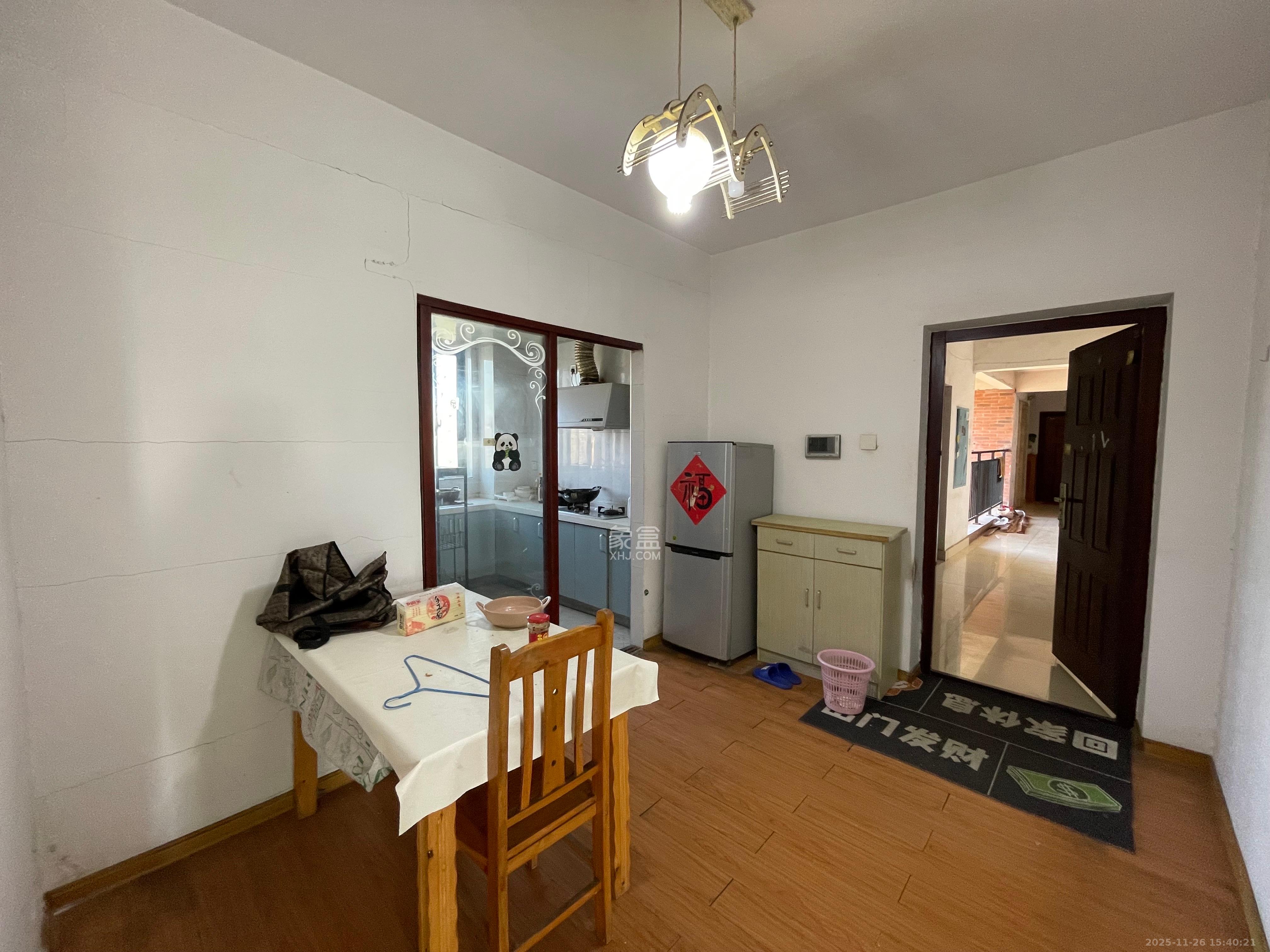 翡翠云天 3室2厅1卫 1200.0元/月 翡翠云天 3室2厅1卫 1200.0元/月室内图