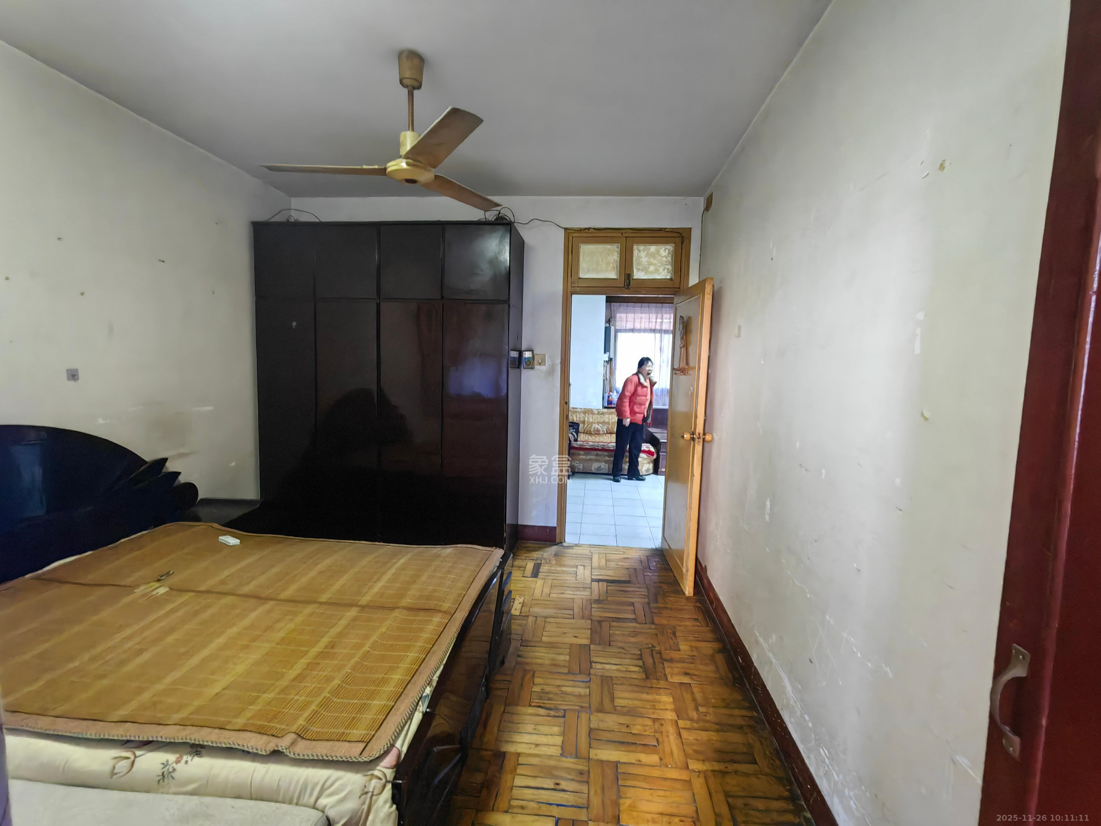 汽制宿舍 2室2厅1卫 1100.0元/月 汽制宿舍 2室2厅1卫 1100.0元/月室内图