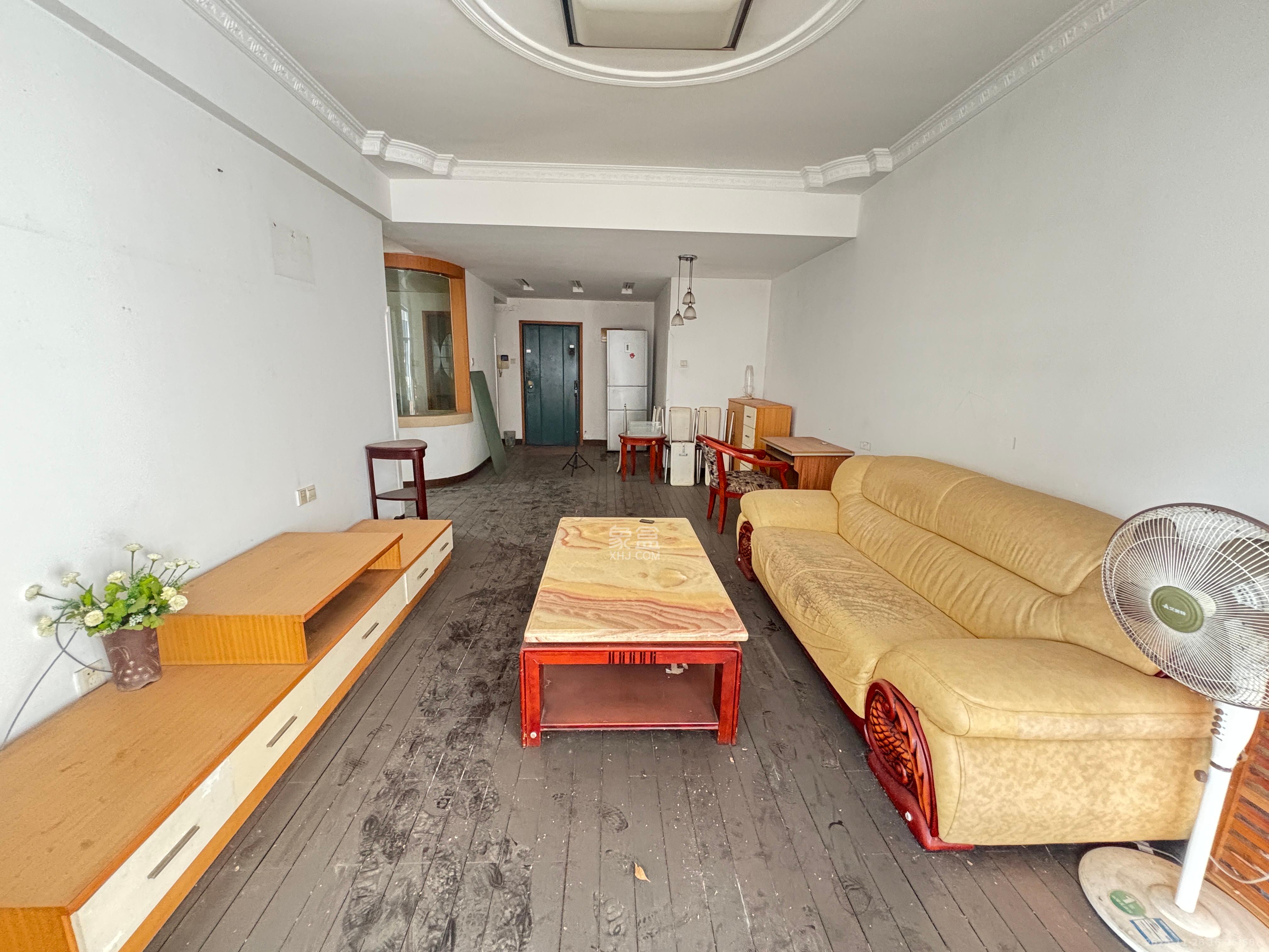 华盛家园  2室2厅1卫    2000.0元/月