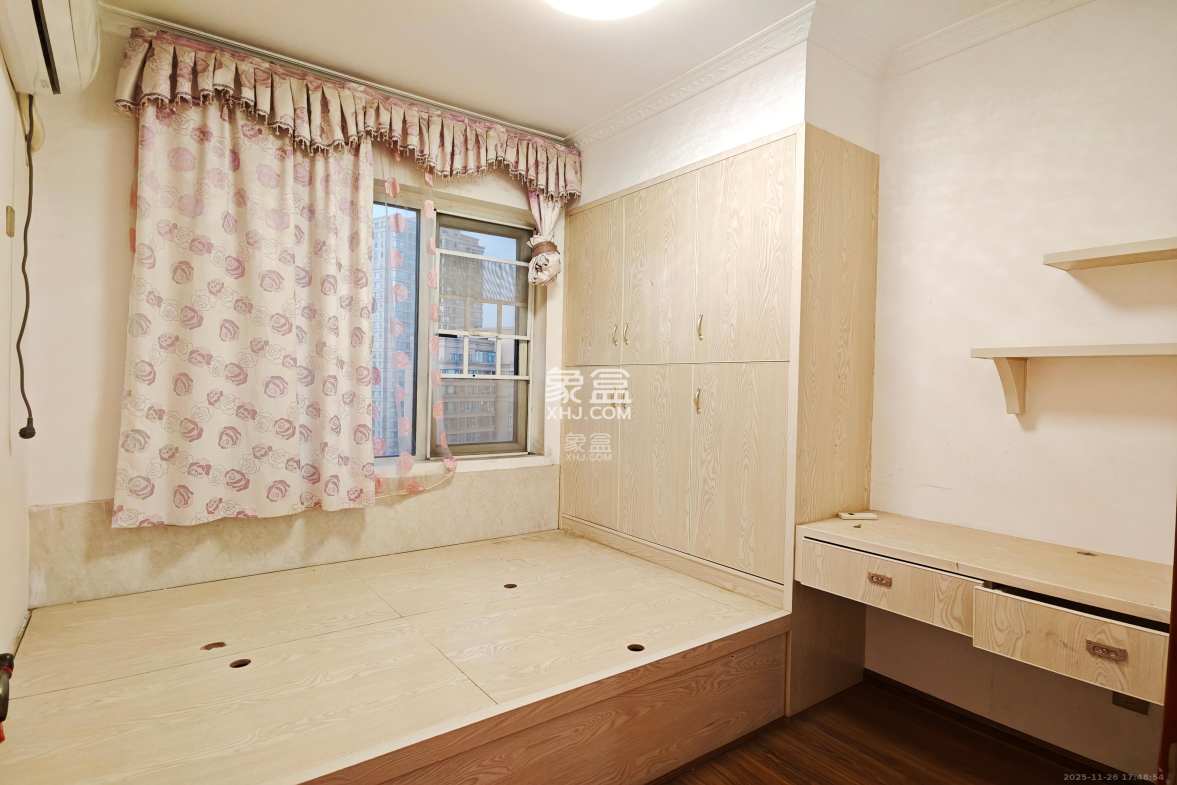 五矿万境水岸二期(五矿万境水岸和苑) 4室2厅2卫 2600.0元/月 五矿万境水岸二期(五矿万境水岸和苑) 4室2厅2卫 2600.0元/月室内图