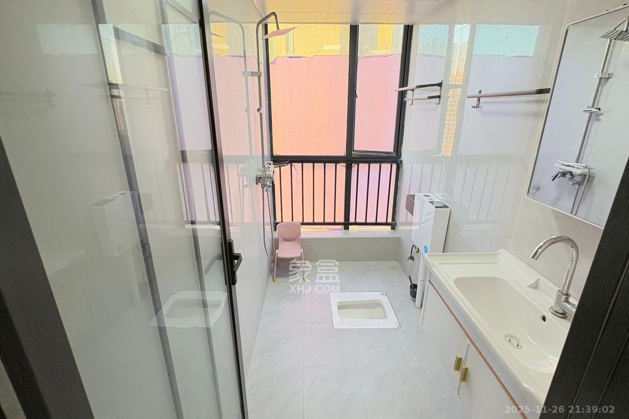 融圣国际  2室1厅1卫    89.0万卫生间