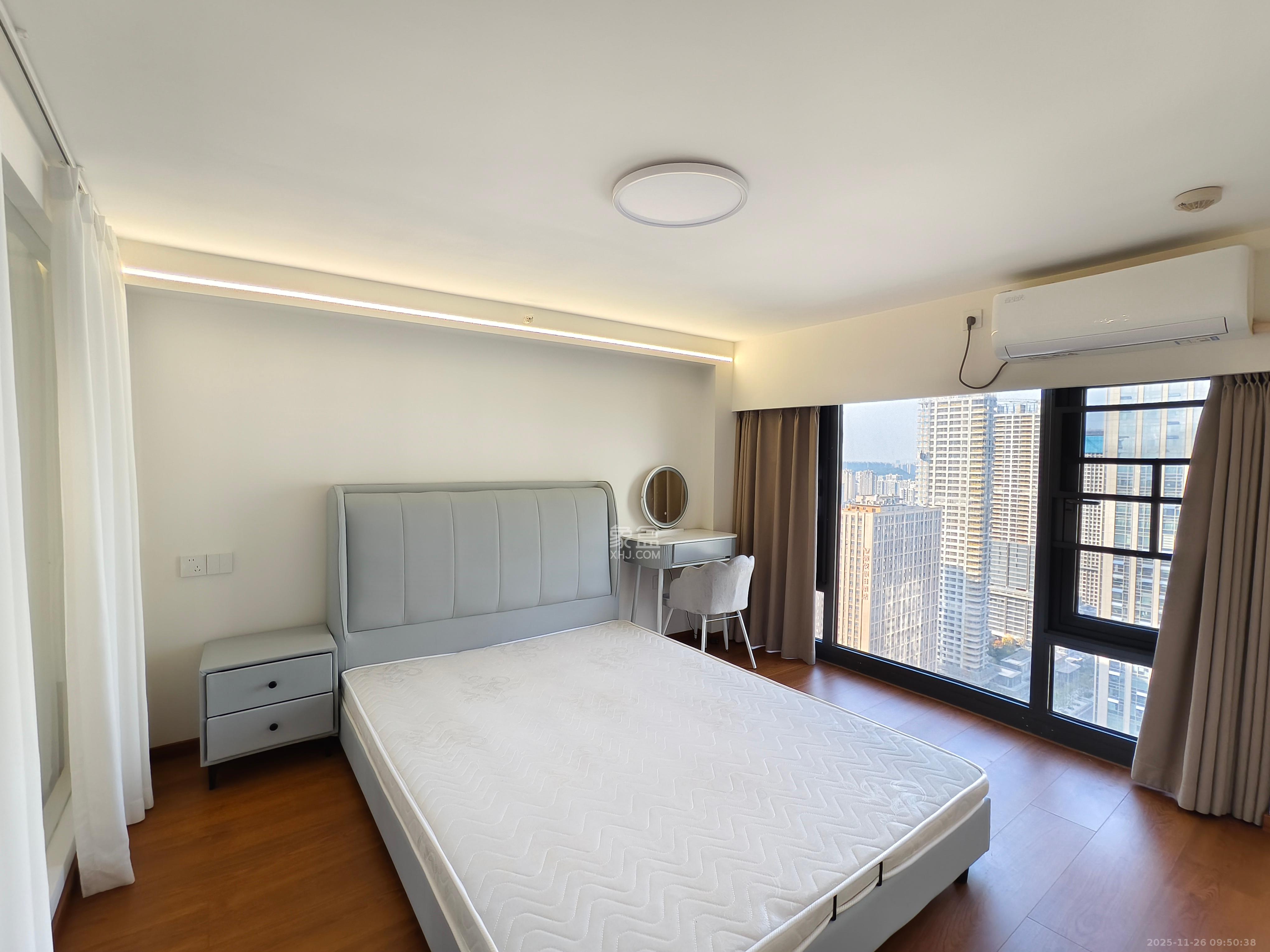 卓越中寰  2室1厅1卫    2600.0元/月室内图