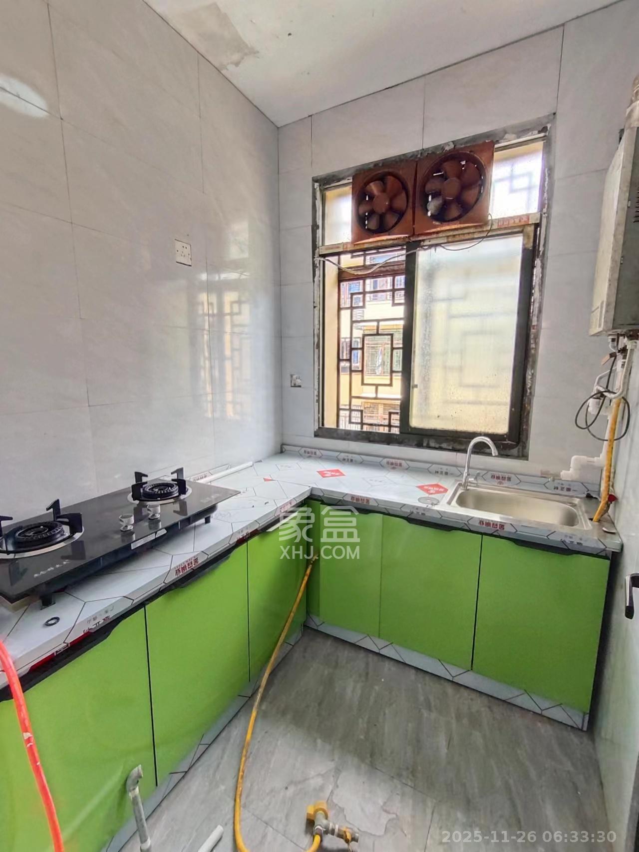 文艺路散盘  1室0厅0卫    2600.0元/月