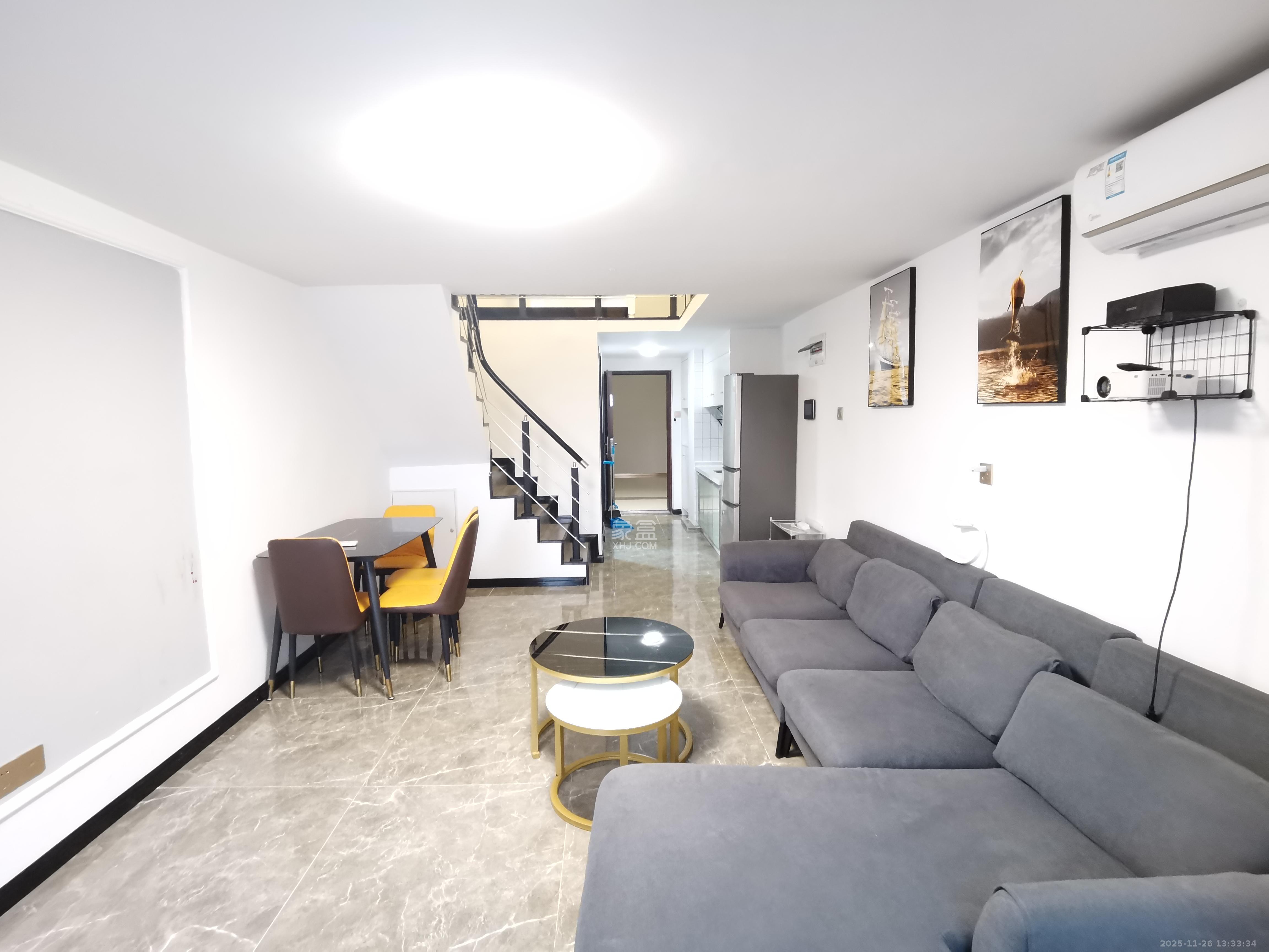 华润置地广场二期  2室1厅1卫    1780.0元/月