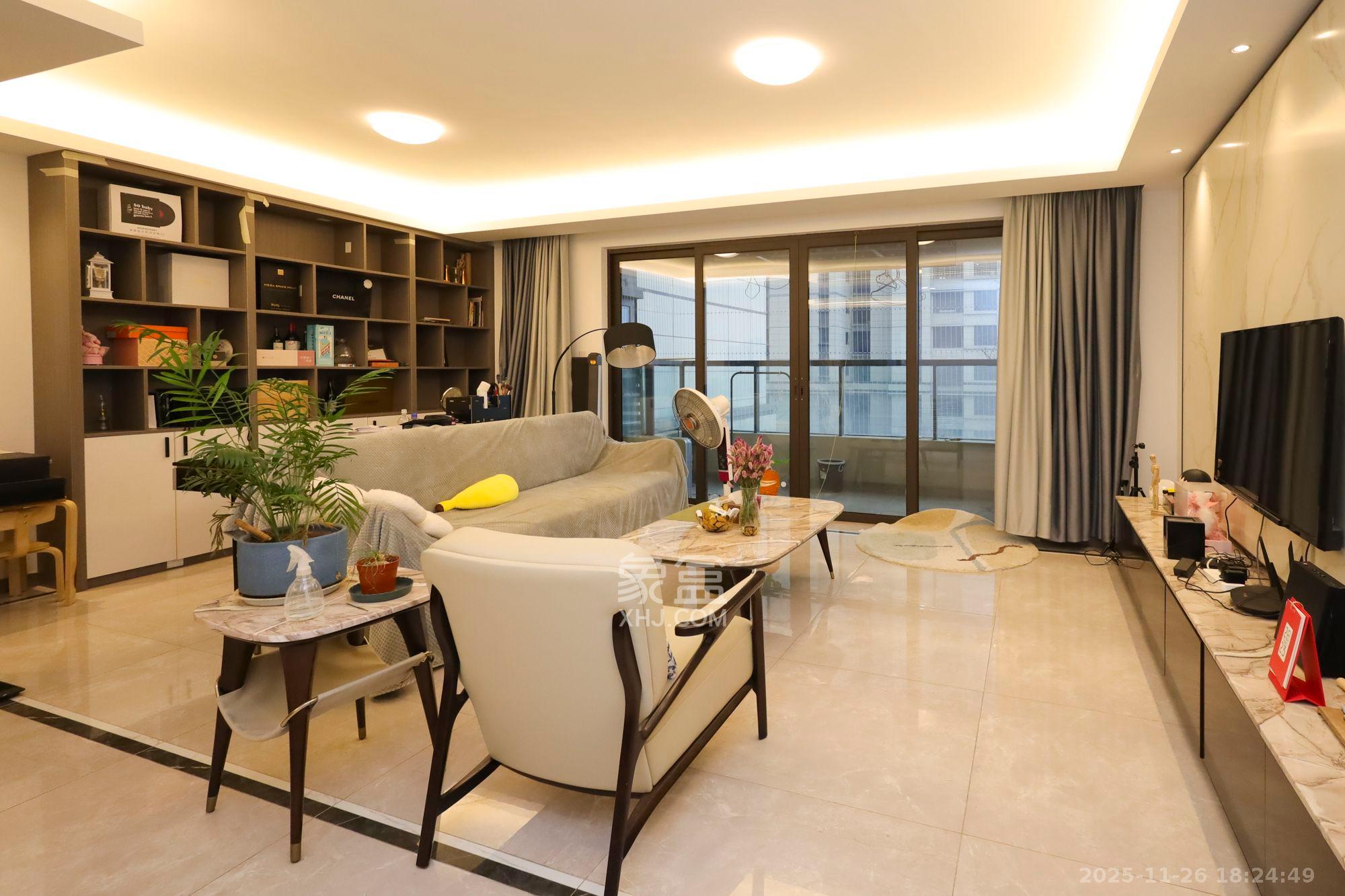 龙湖铂金中心（龙湖春江郦城）  3室2厅2卫    4800.0元/月室内图