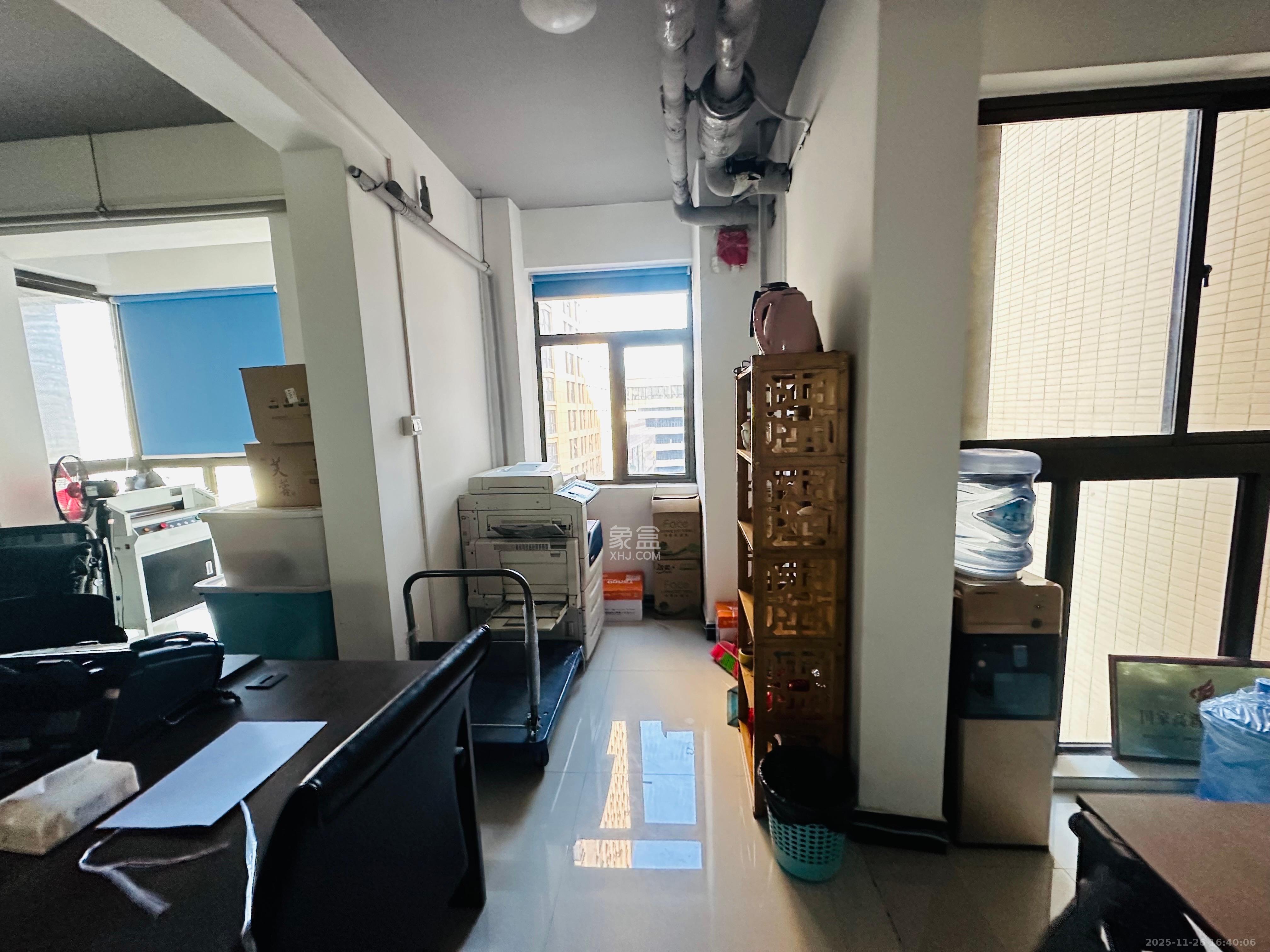 华晨国际公馆  3室2厅1卫    3000.0元/月室内图