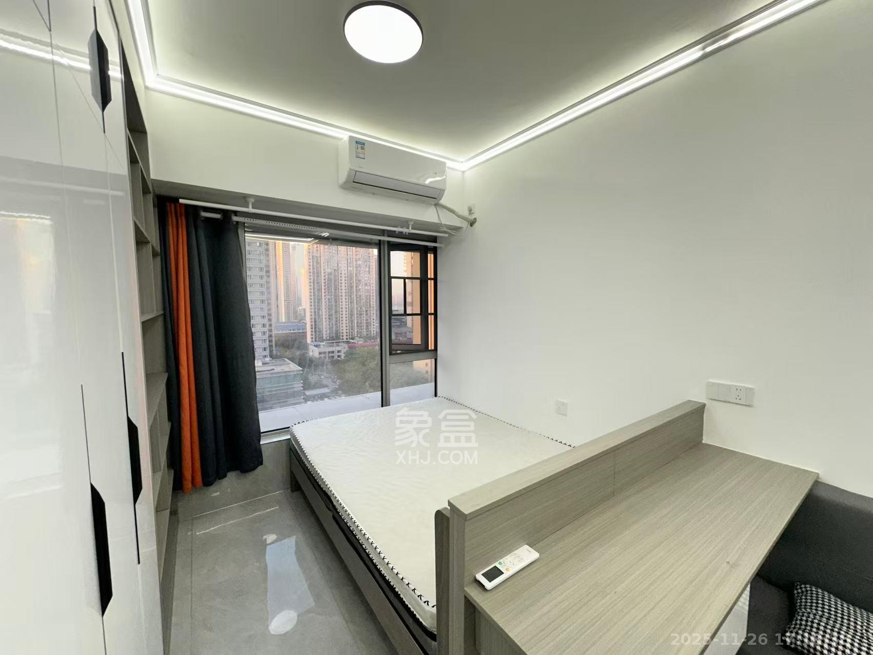 保利天禧EF区  1室1厅1卫    1600.0元/月室内图