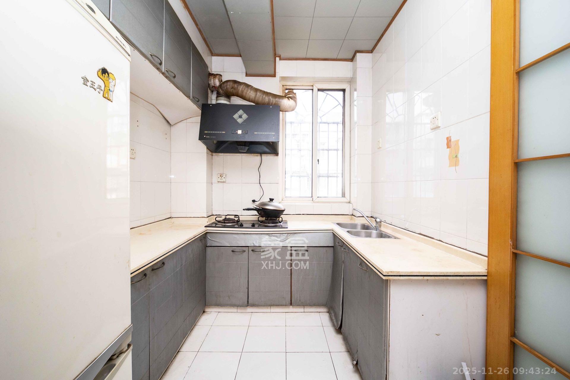 德政园 3室2厅2卫 2000.0元/月 德政园 3室2厅2卫 2000.0元/月室内图