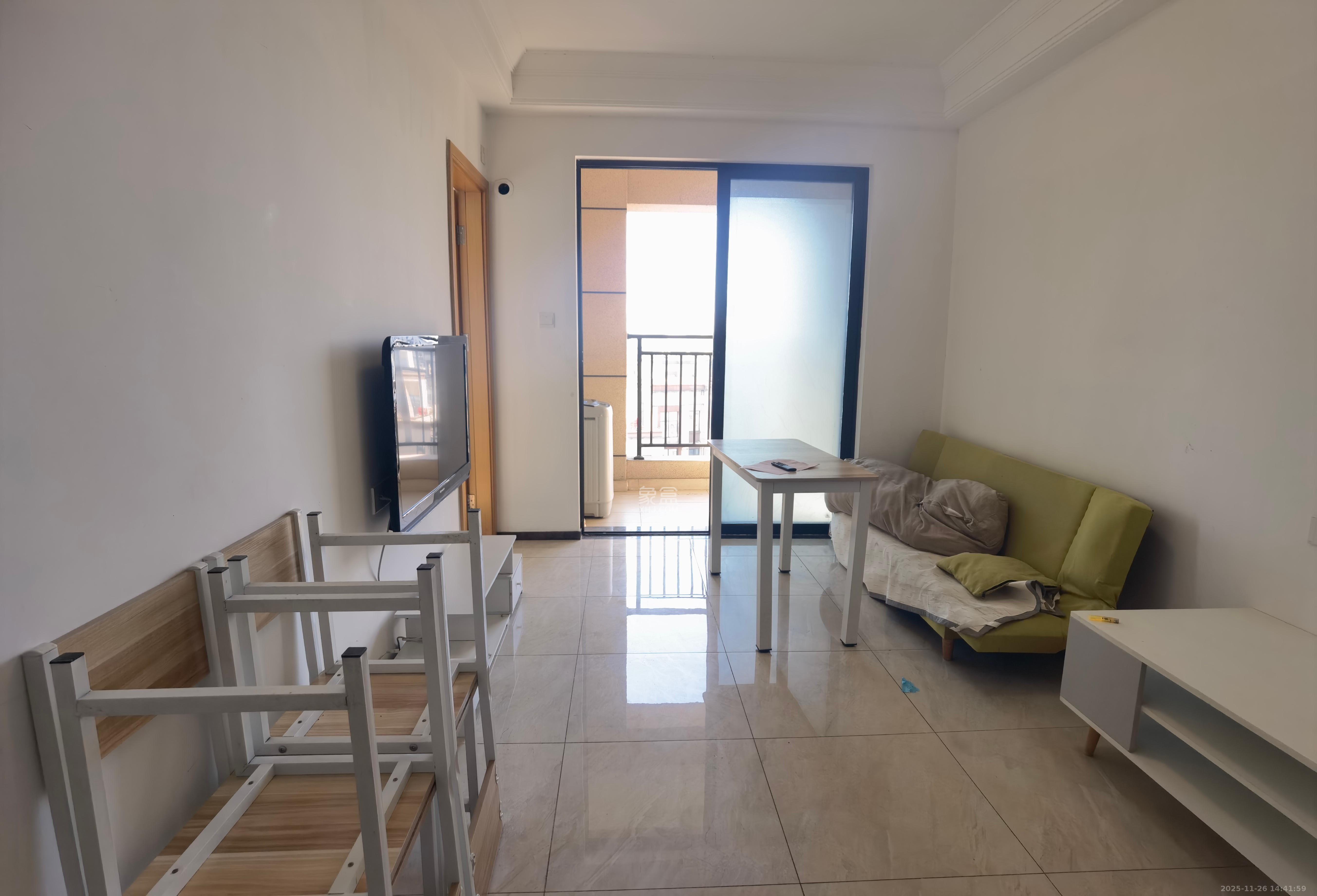 中海新城熙岸（中信新城五期）  1室1厅1卫    1400.0元/月