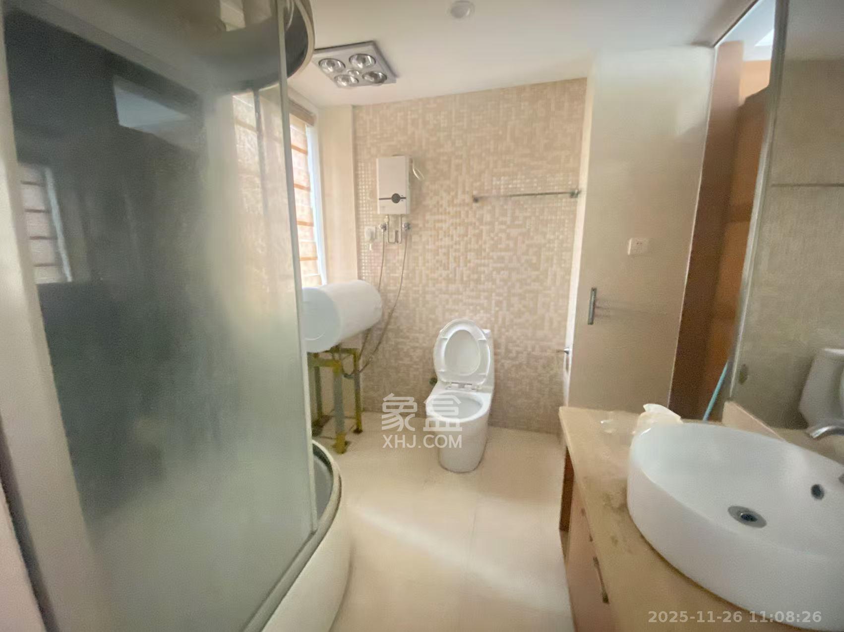 长房东郡 4室2厅2卫 3800.0元/月 长房东郡 4室2厅2卫 3800.0元/月室内图