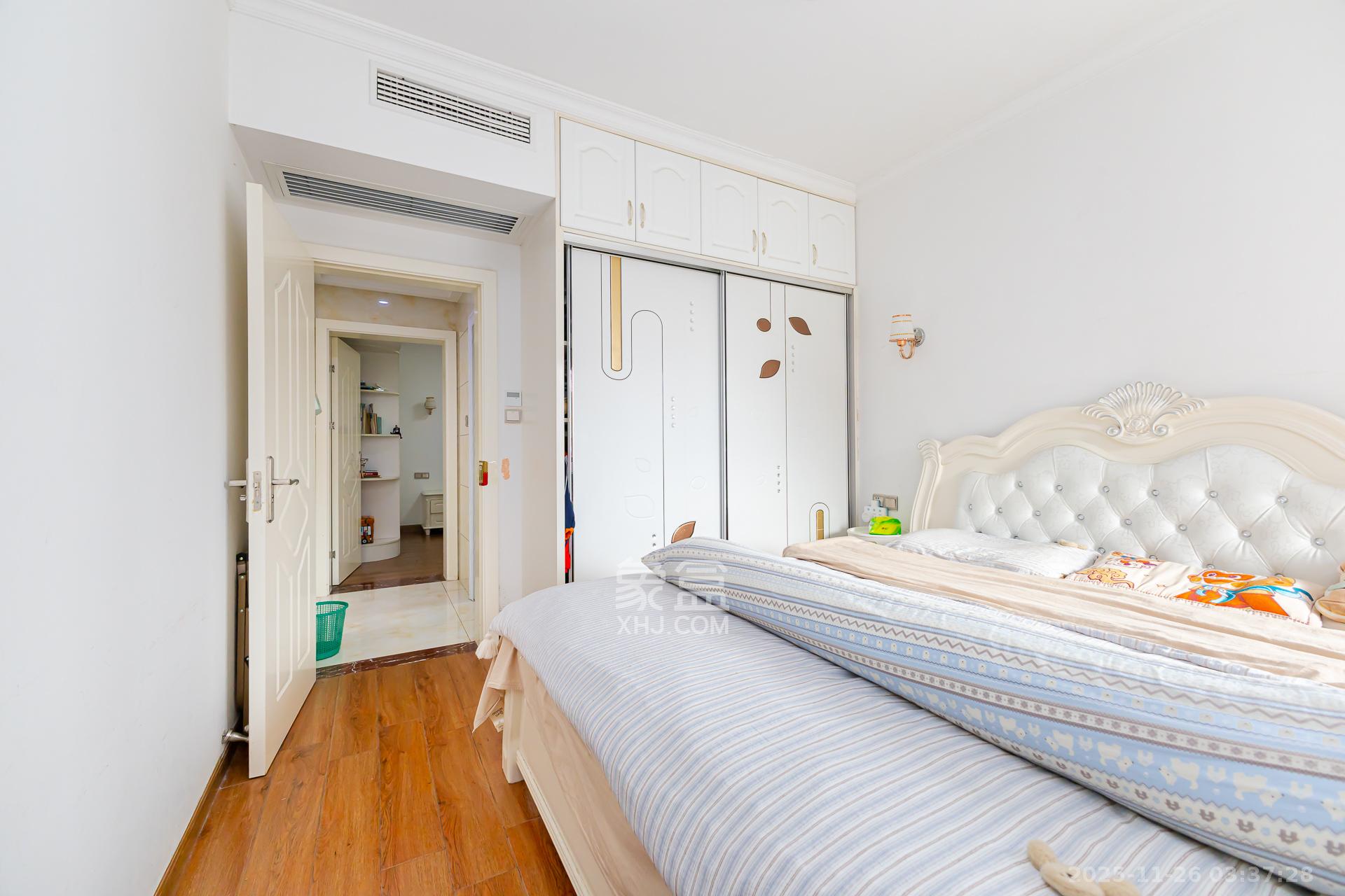 明发国际城 3室2厅1卫 75.0万 明发国际城 3室2厅1卫 75.0万卧室