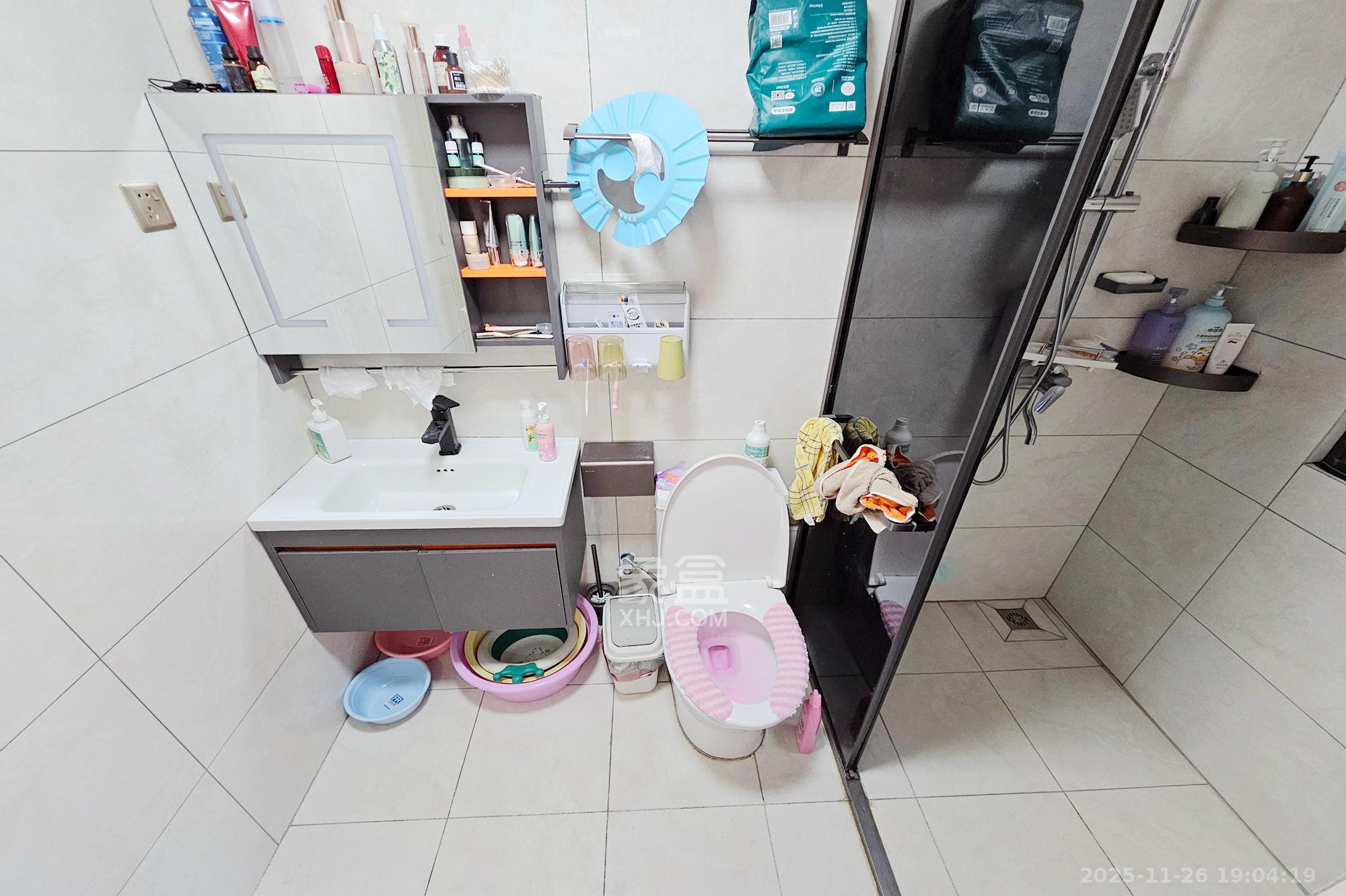 阳光城尚东湾愉景苑 3室2厅2卫 124.0万 阳光城尚东湾愉景苑 3室2厅2卫 124.0万卫生间