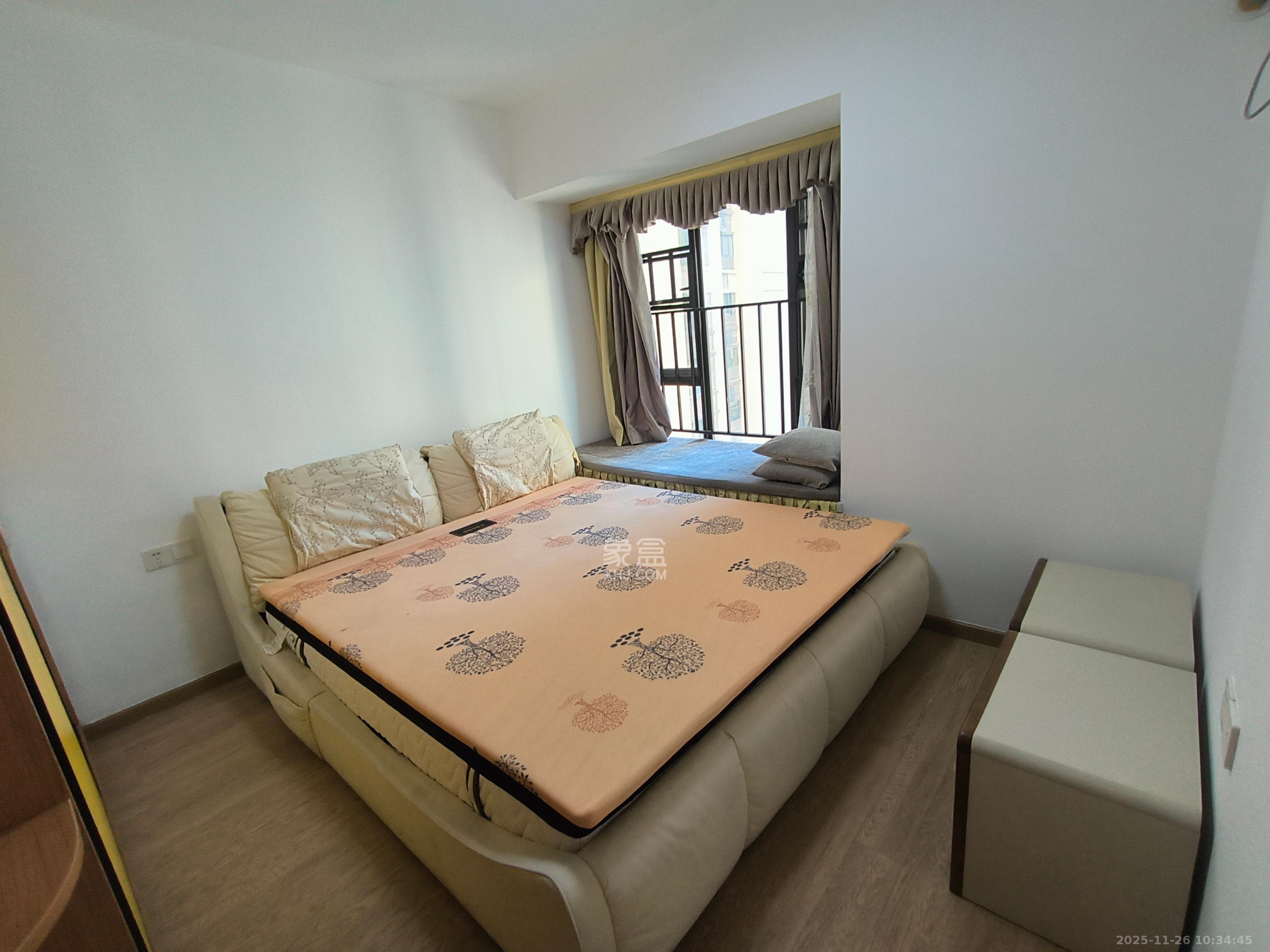 时代倾城二期 4室2厅2卫 2300.0元/月 时代倾城二期 4室2厅2卫 2300.0元/月室内图