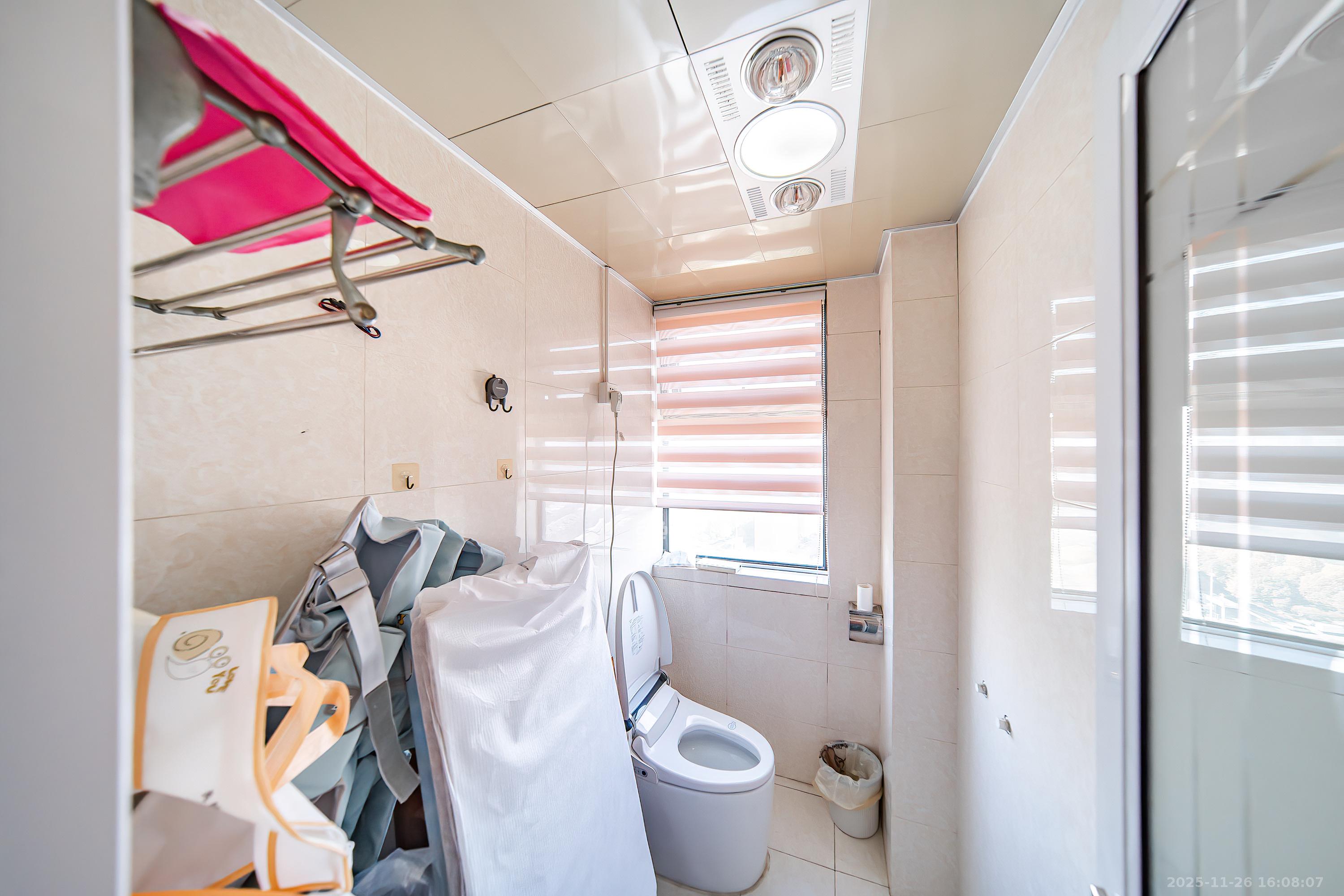 金土地第一湾  3室2厅2卫    86.8万卫生间