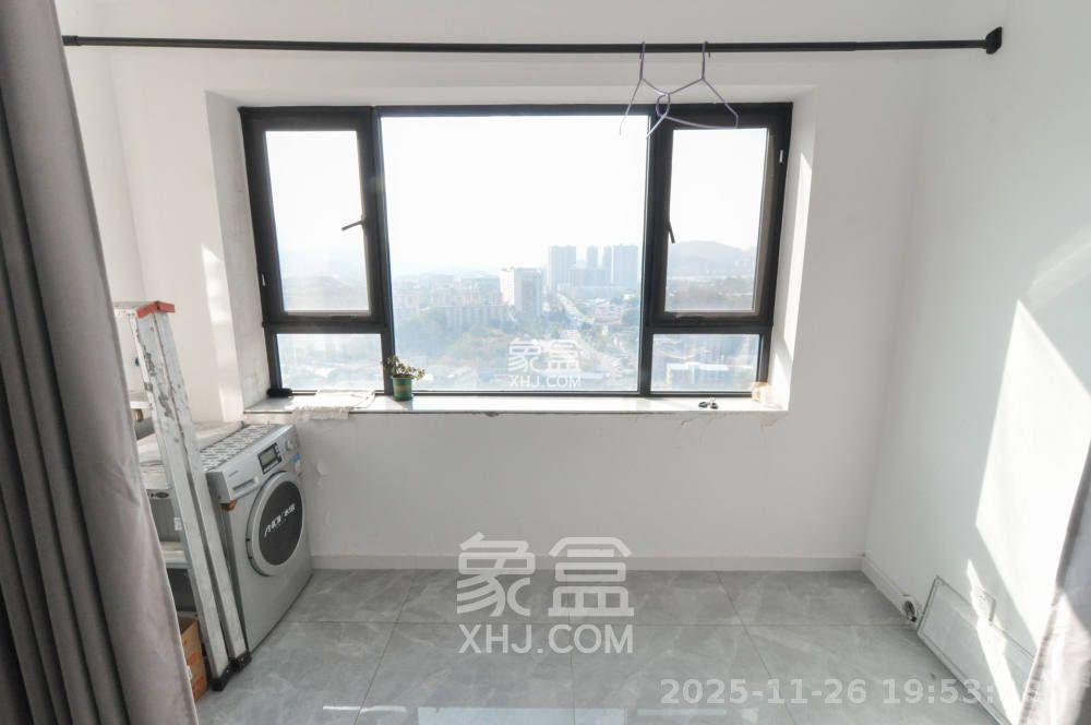 中央美郡  1室1厅1卫    1200.0元/月室内图