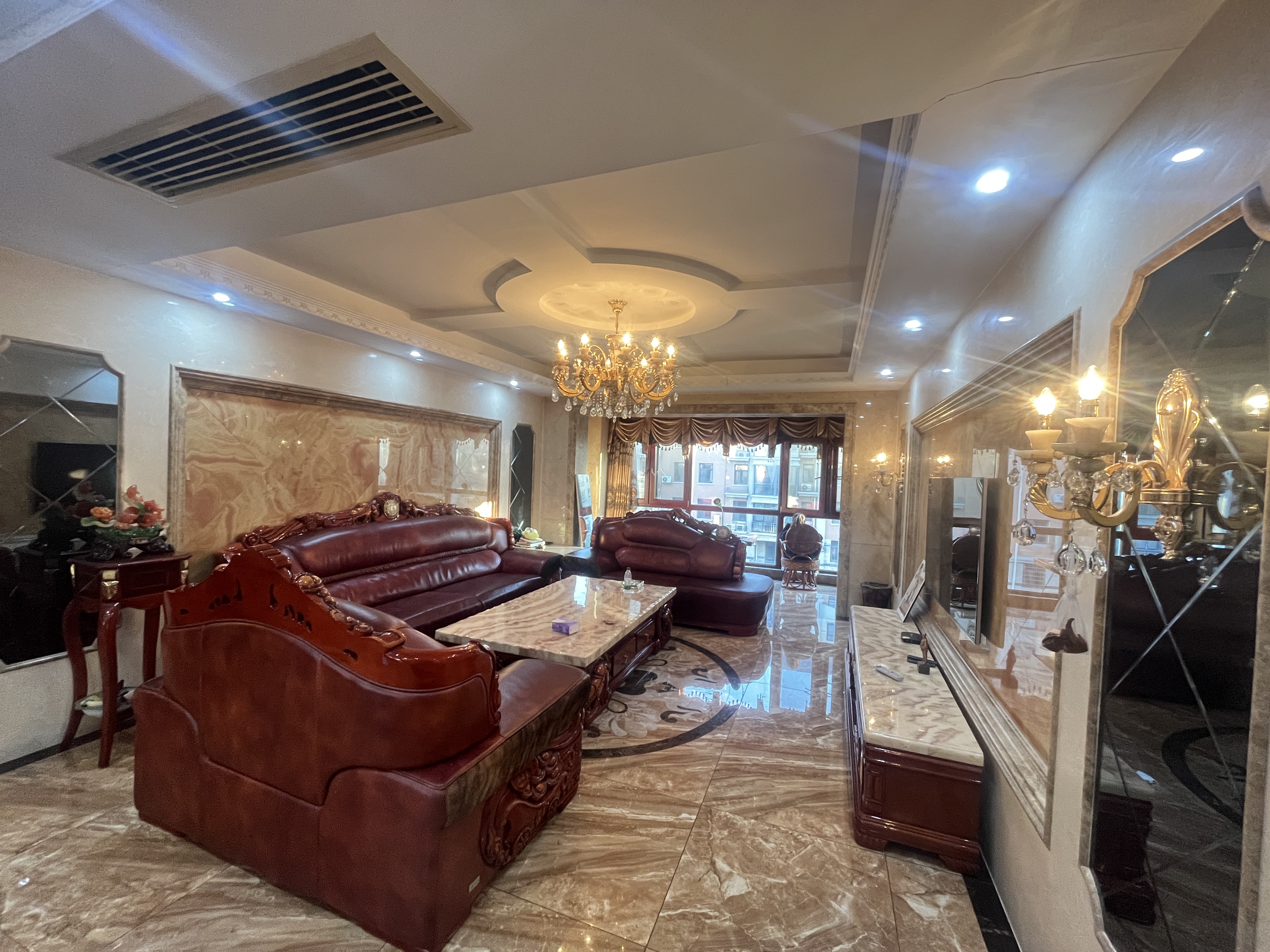 国土鑫苑  5室2厅2卫    156.0万