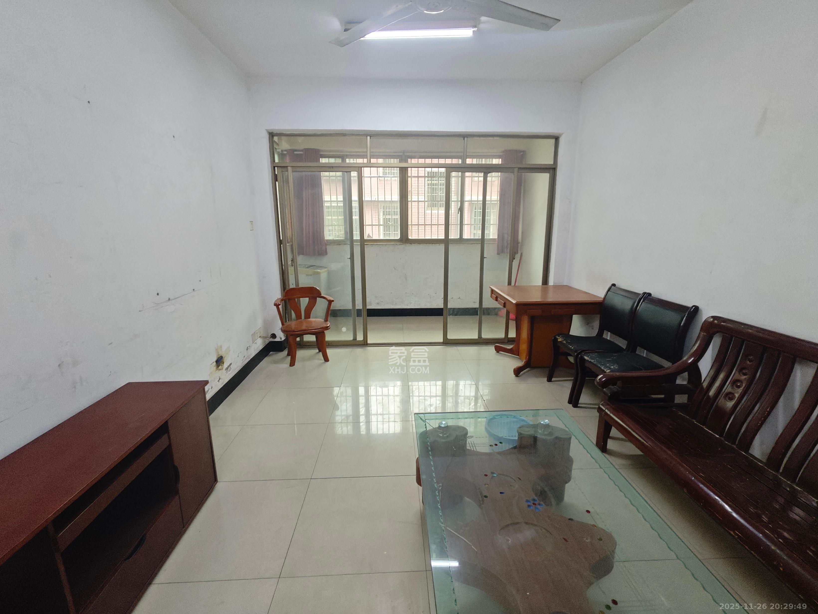 圭塘小区(圭塘一、二小区) 1室0厅0卫 1300.0元/月 圭塘小区(圭塘一、二小区) 1室0厅0卫 1300.0元/月室内图