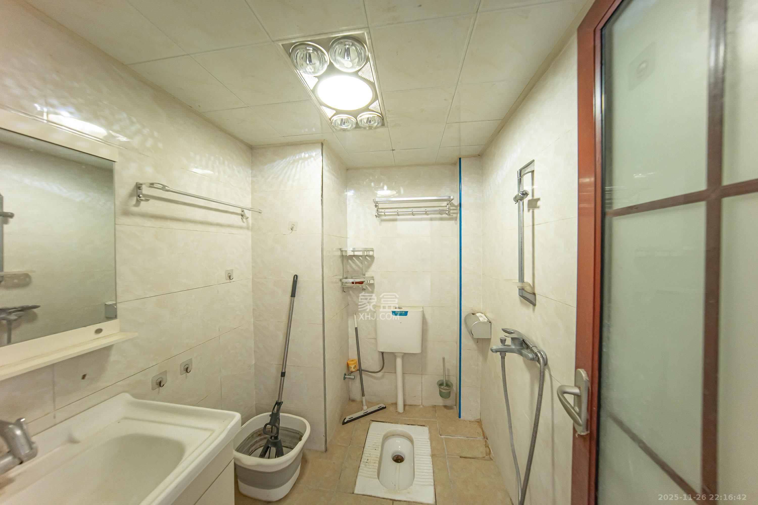 湘熙水郡(观澜海赋家园) 1室1厅1卫 55.0万 湘熙水郡(观澜海赋家园) 1室1厅1卫 55.0万卫生间