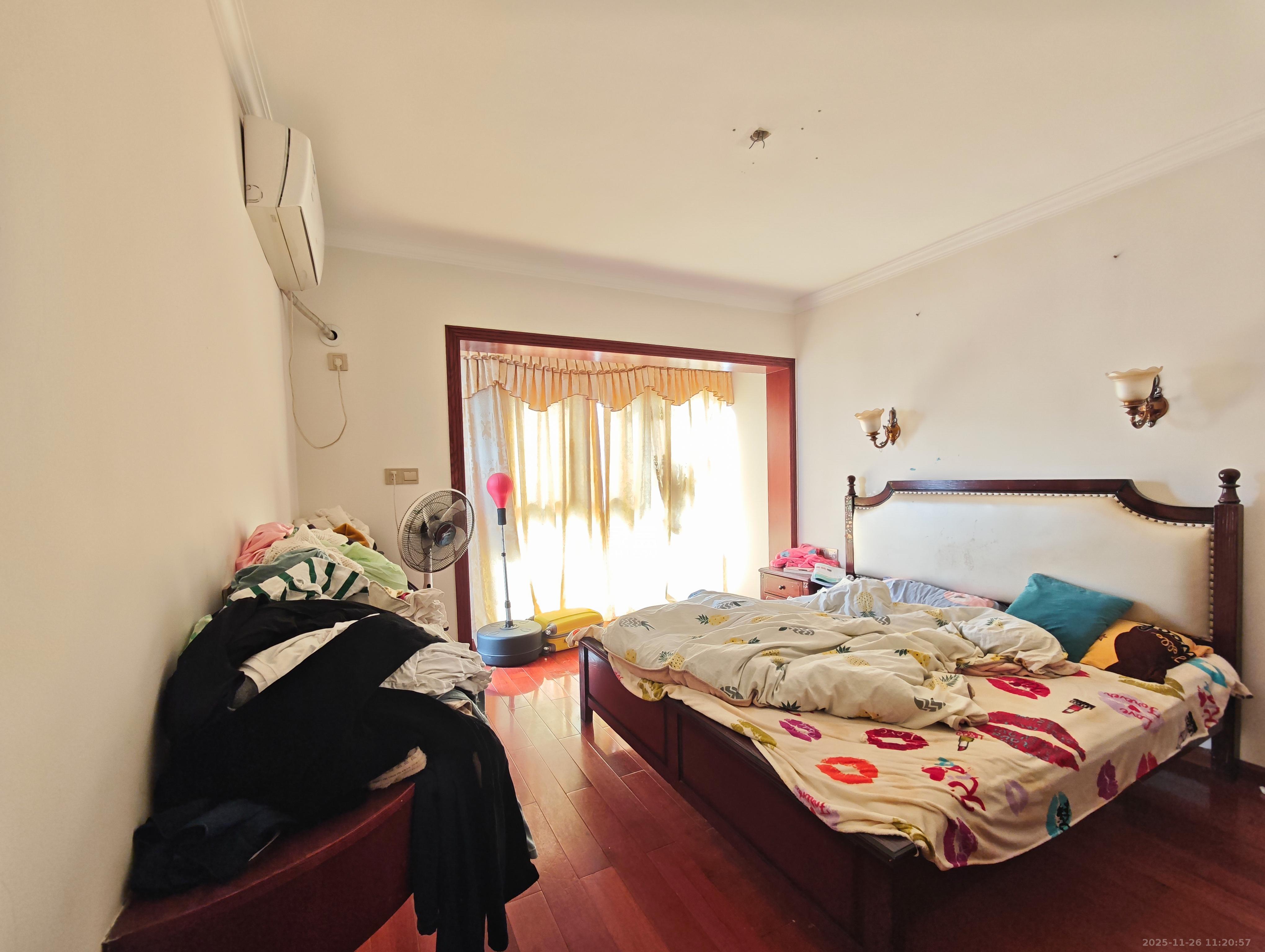 保利城(中航城国际社区、郡原美村) 4室2厅2卫 85.0万 保利城(中航城国际社区、郡原美村) 4室2厅2卫 85.0万卧室