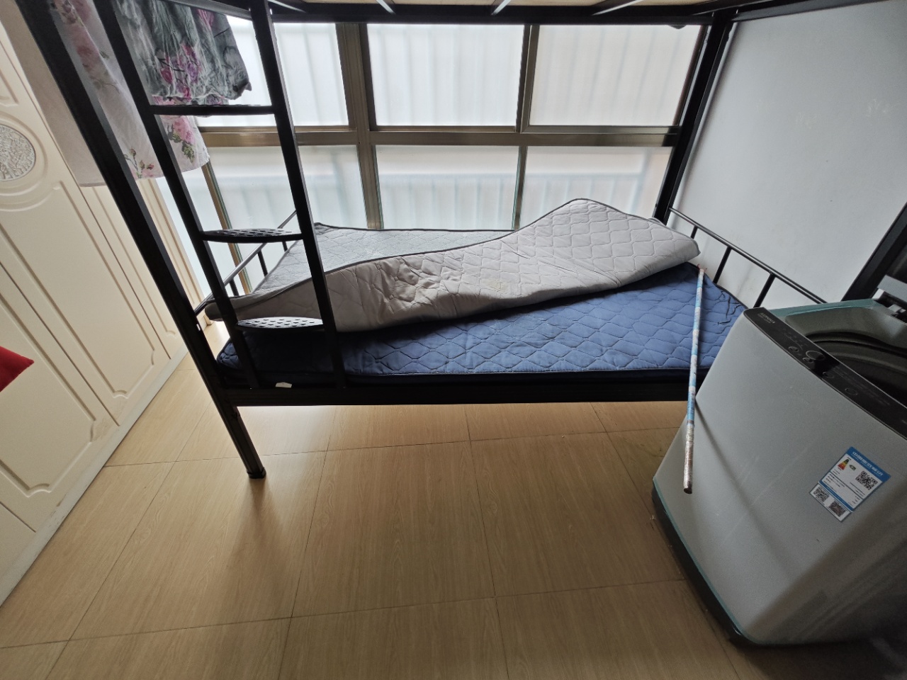 海发大厦 1室1厅1卫 1400.0元/月 海发大厦 1室1厅1卫 1400.0元/月室内图