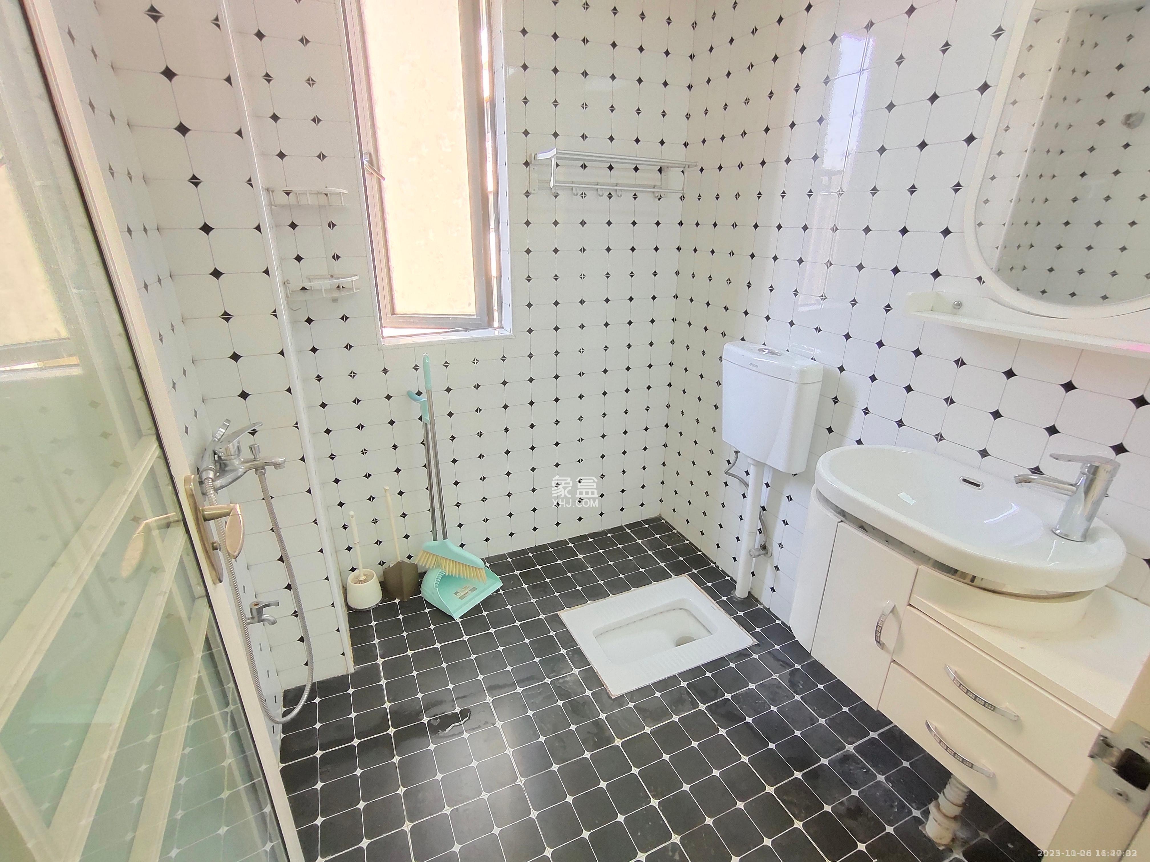 兰亭湾畔 3室2厅1卫 2700.0元/月 兰亭湾畔 3室2厅1卫 2700.0元/月室内图