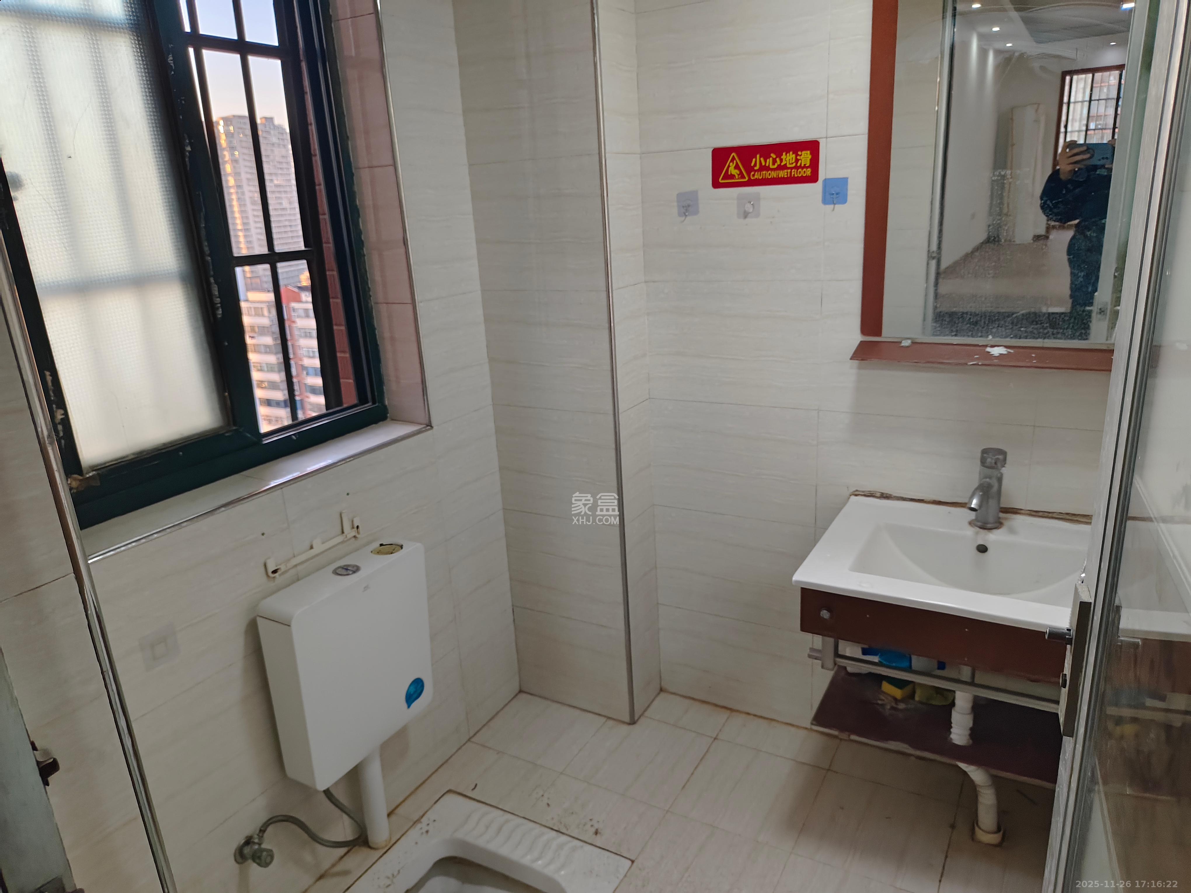 东玺门 3室2厅2卫 2800.0元/月 东玺门 3室2厅2卫 2800.0元/月室内图