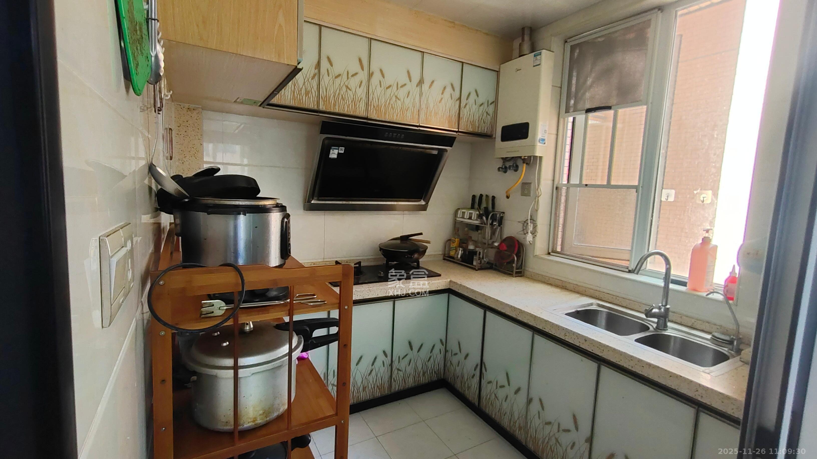 丽发新城 2室1厅1卫 1700.0元/月 丽发新城 2室1厅1卫 1700.0元/月室内图