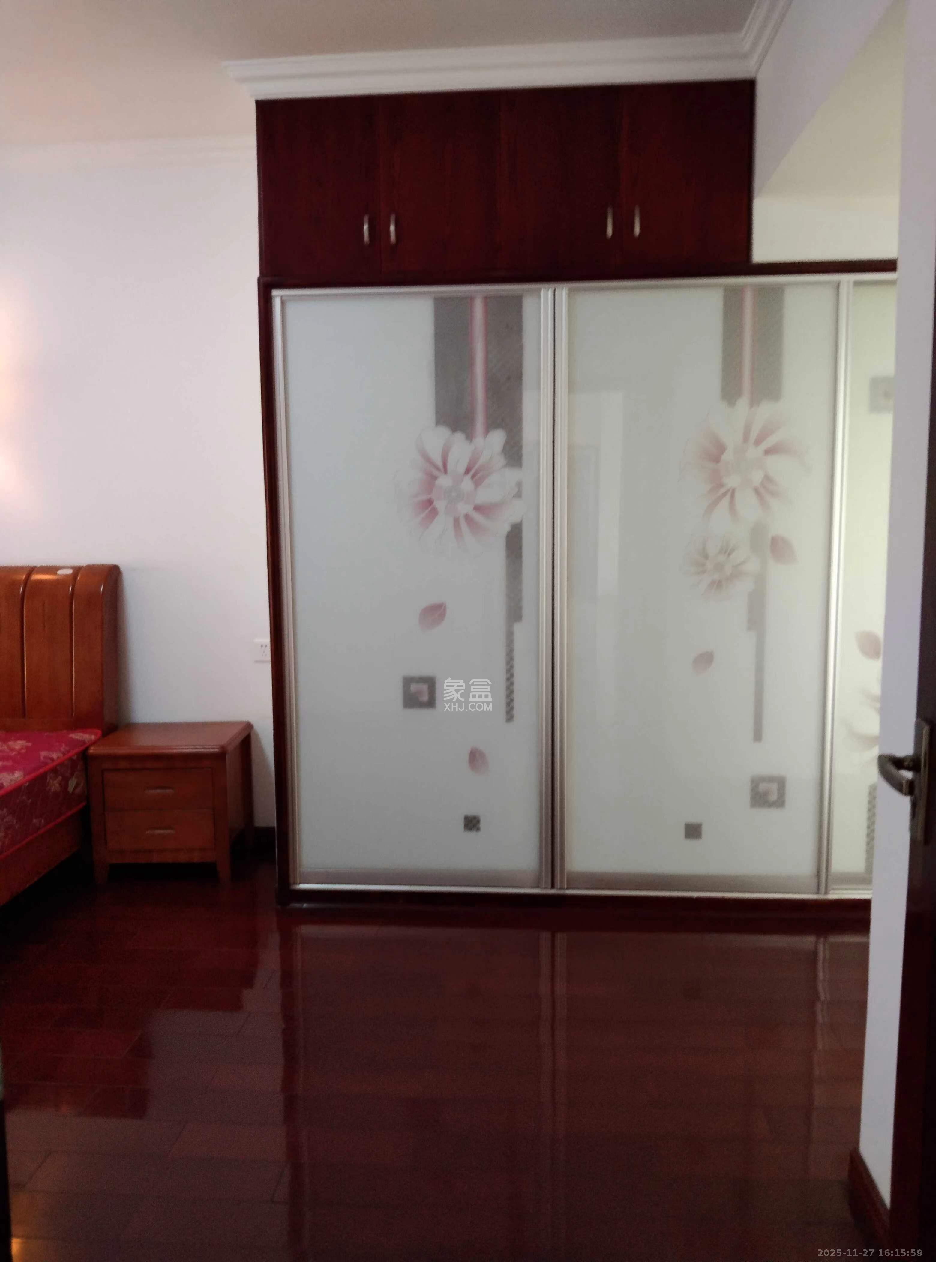 东方芙蓉  3室1厅1卫    3000.0元/月室内图