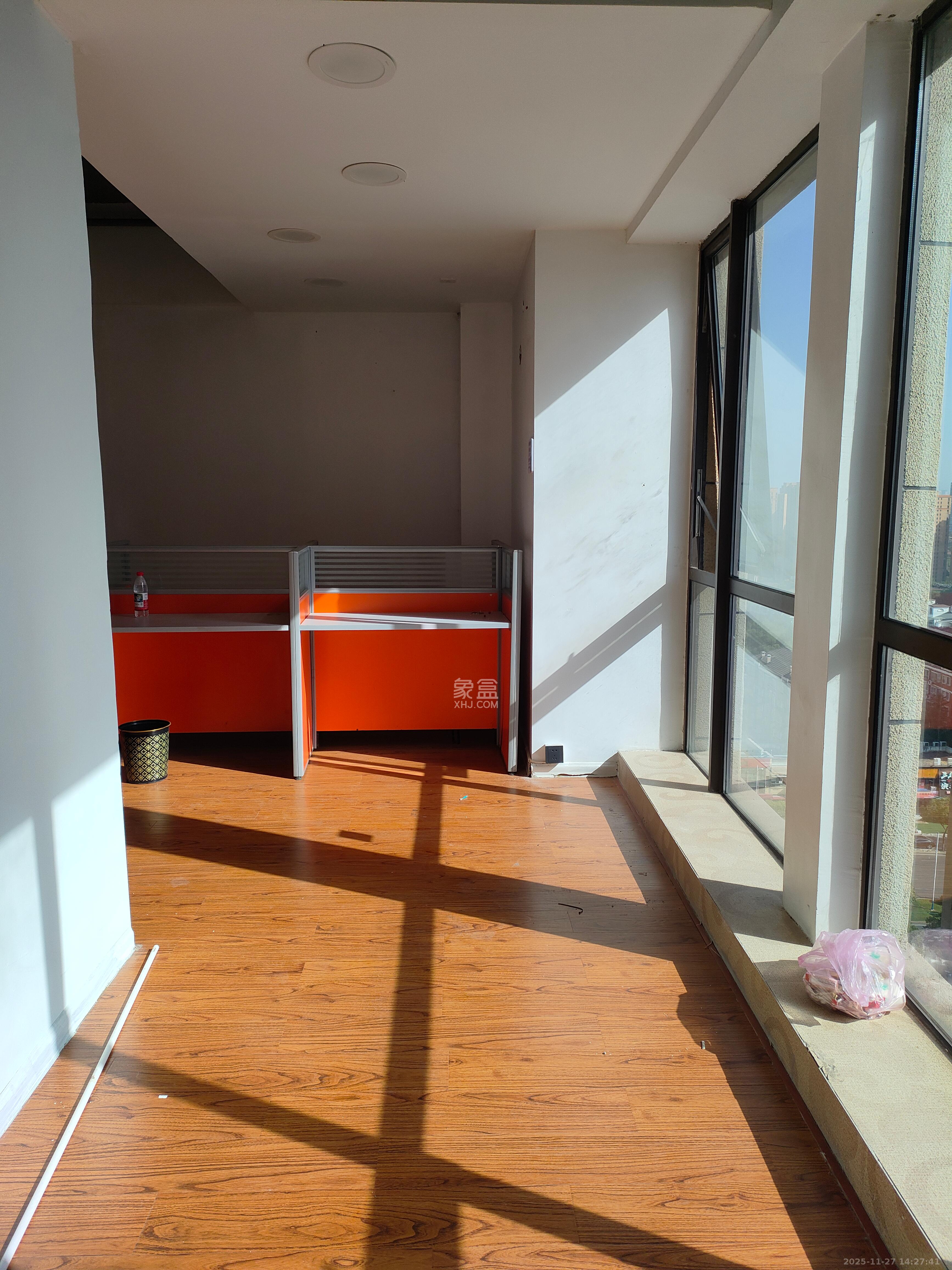 万象美域  1室1厅0卫    1200.0元/月室内图