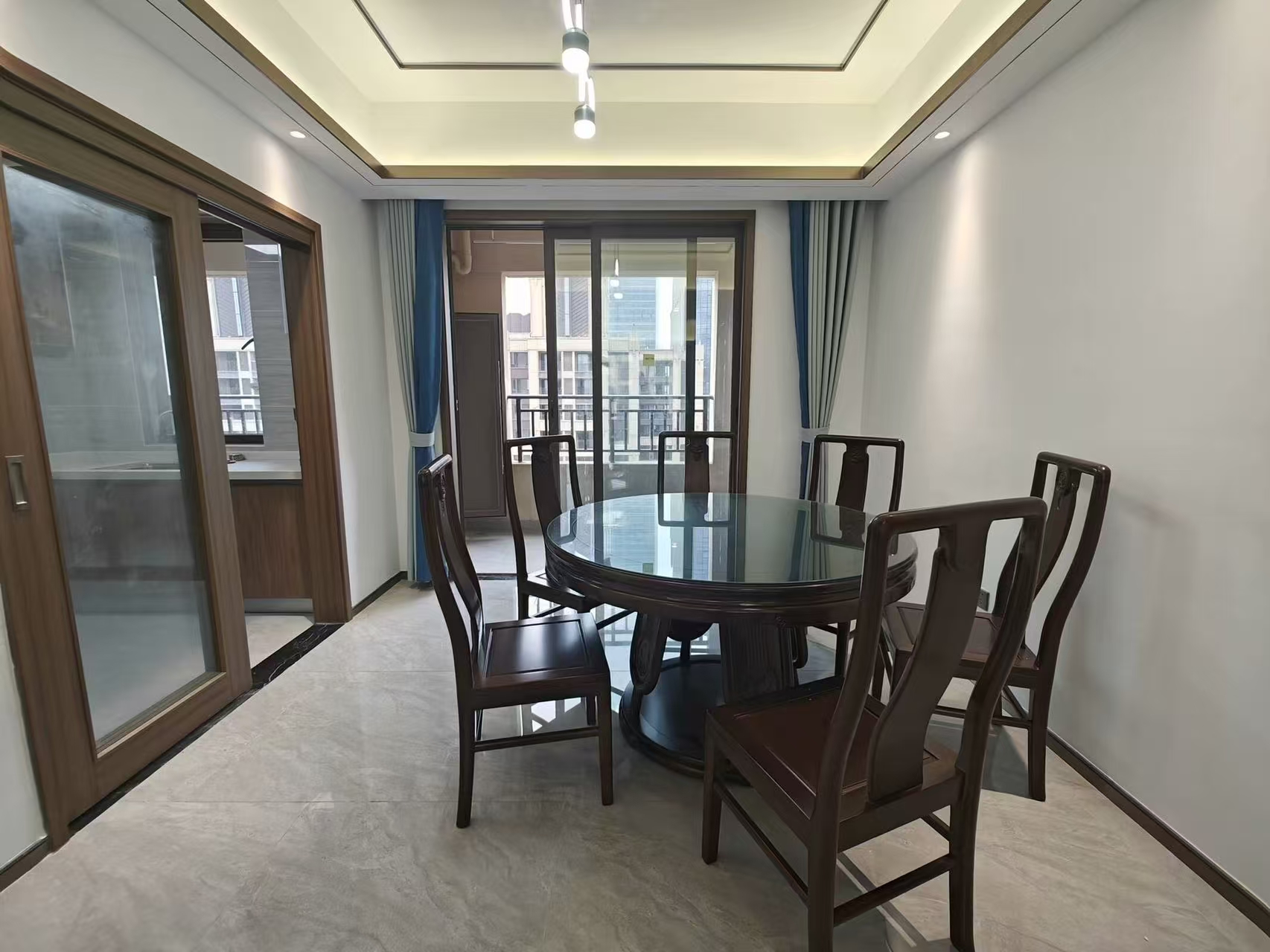 海航豪庭南苑 4室2厅2卫 7000.0元/月 海航豪庭南苑 4室2厅2卫 7000.0元/月室内图