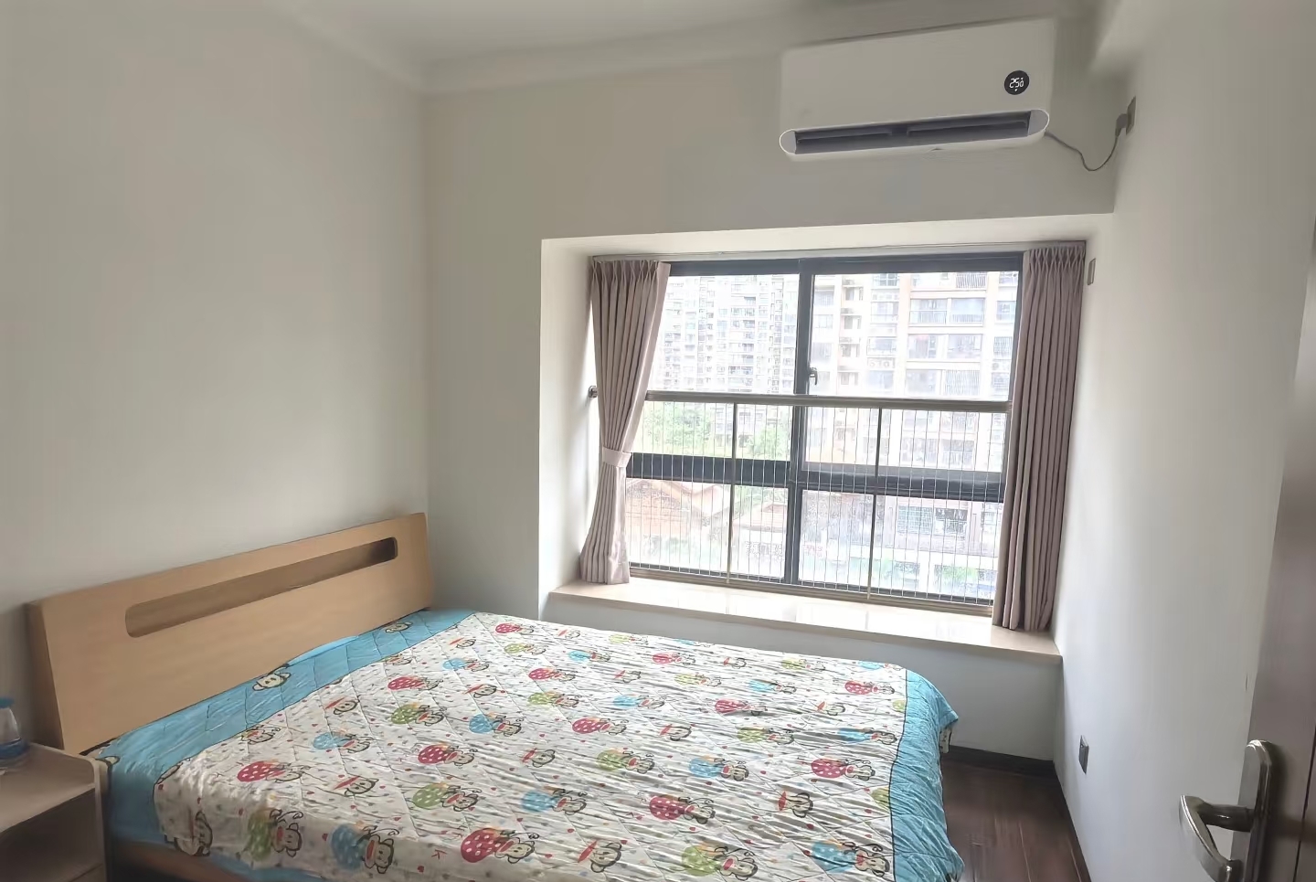 南海幸福汇  3室2厅2卫    2400.0元/月室内图