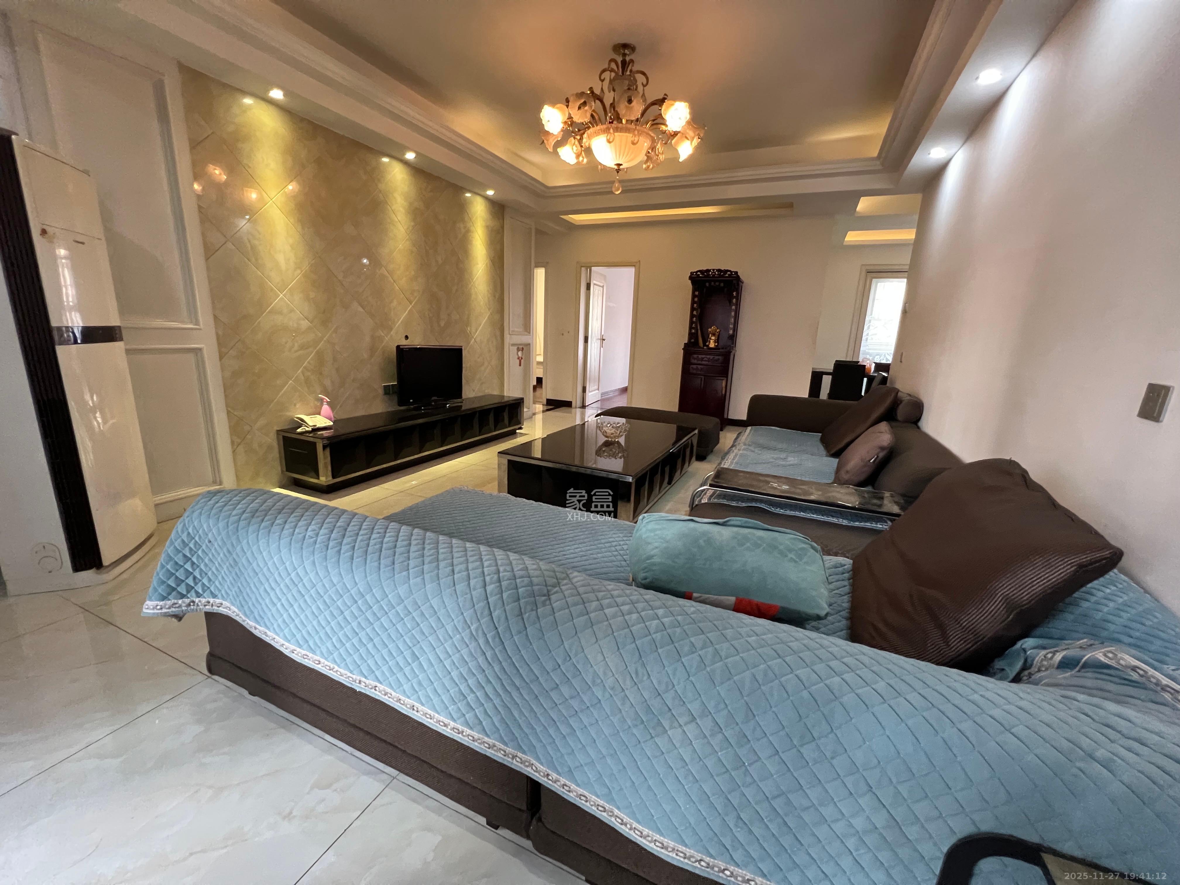 上河国际C区 3室2厅2卫 3200.0元/月 上河国际C区 3室2厅2卫 3200.0元/月室内图