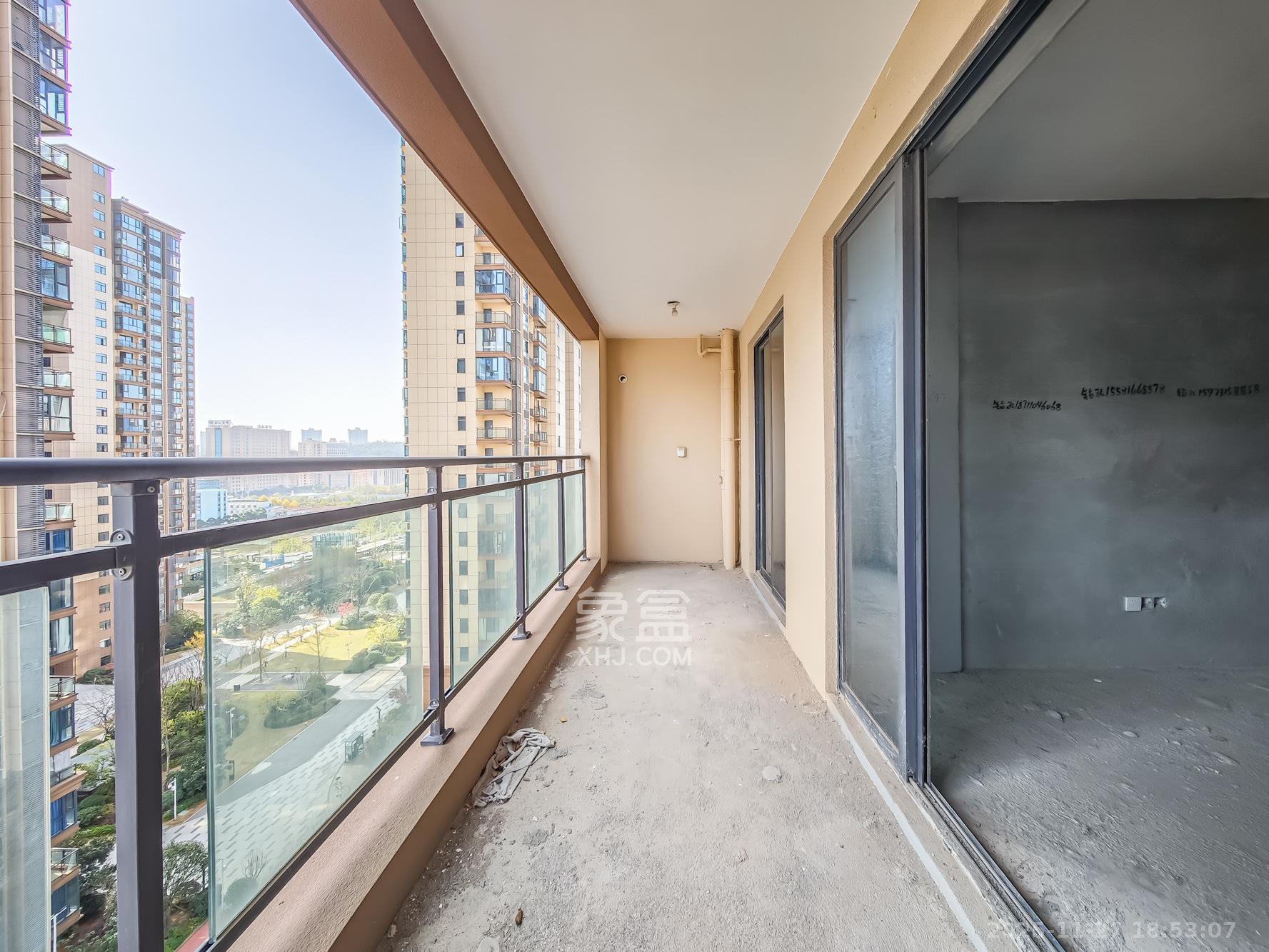 广泽上苑 3室2厅2卫 92.8万 广泽上苑 3室2厅2卫 92.8万阳台