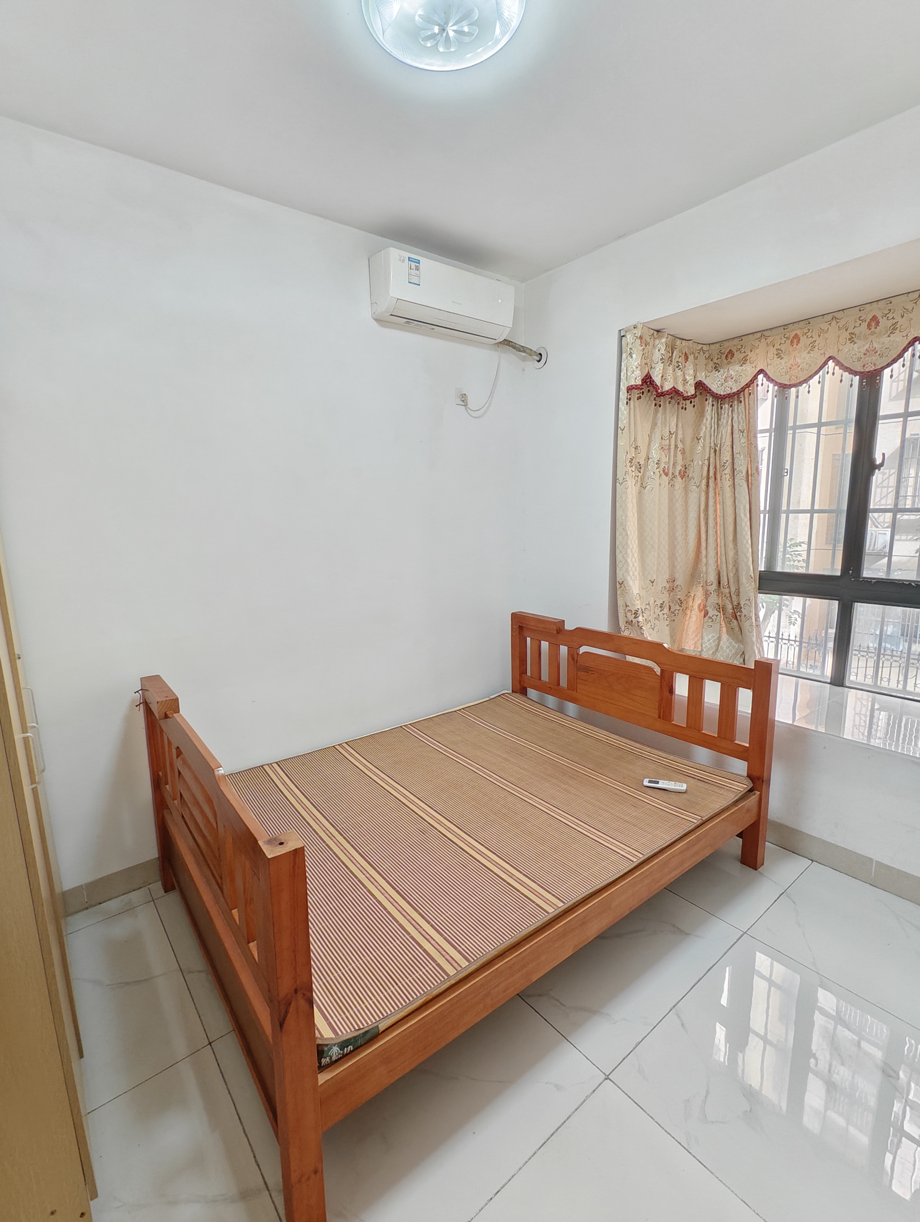 花漾年  3室2厅1卫    2500.0元/月室内图